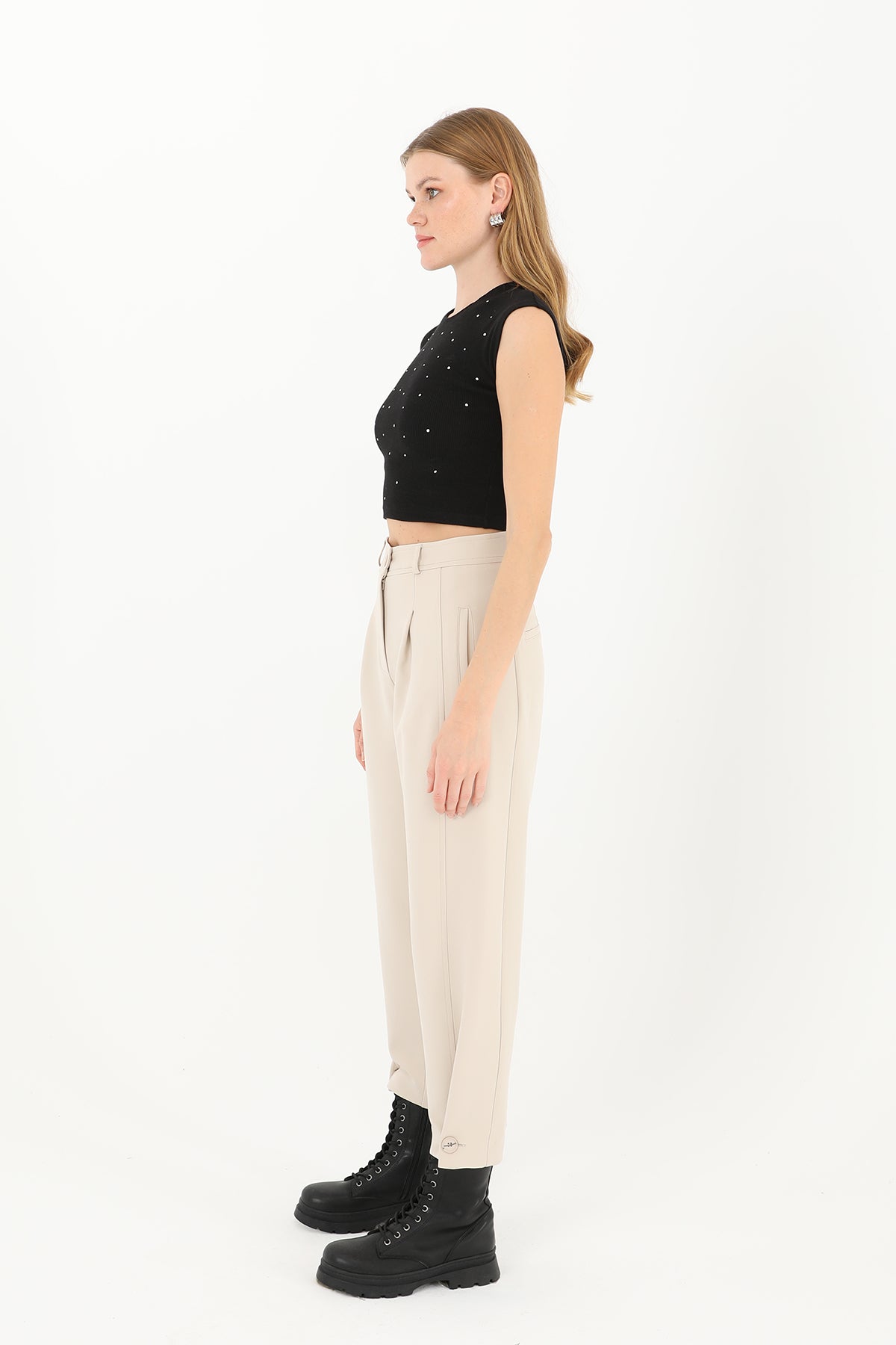 Kadın Önden Pleli Paçası Düğmeli Pantolon - 18123PNT