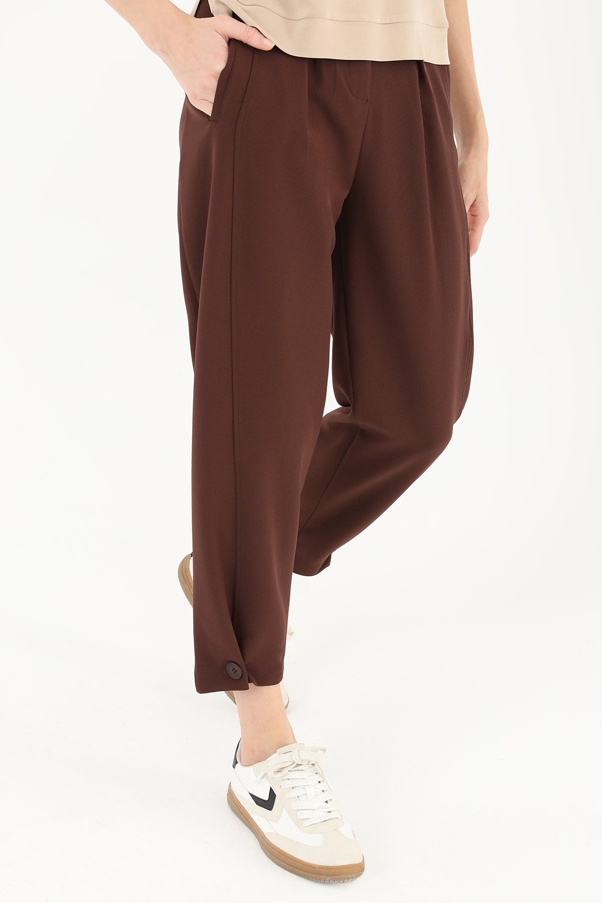 Kadın Önden Pleli Paçası Düğmeli Pantolon - 18123PNT