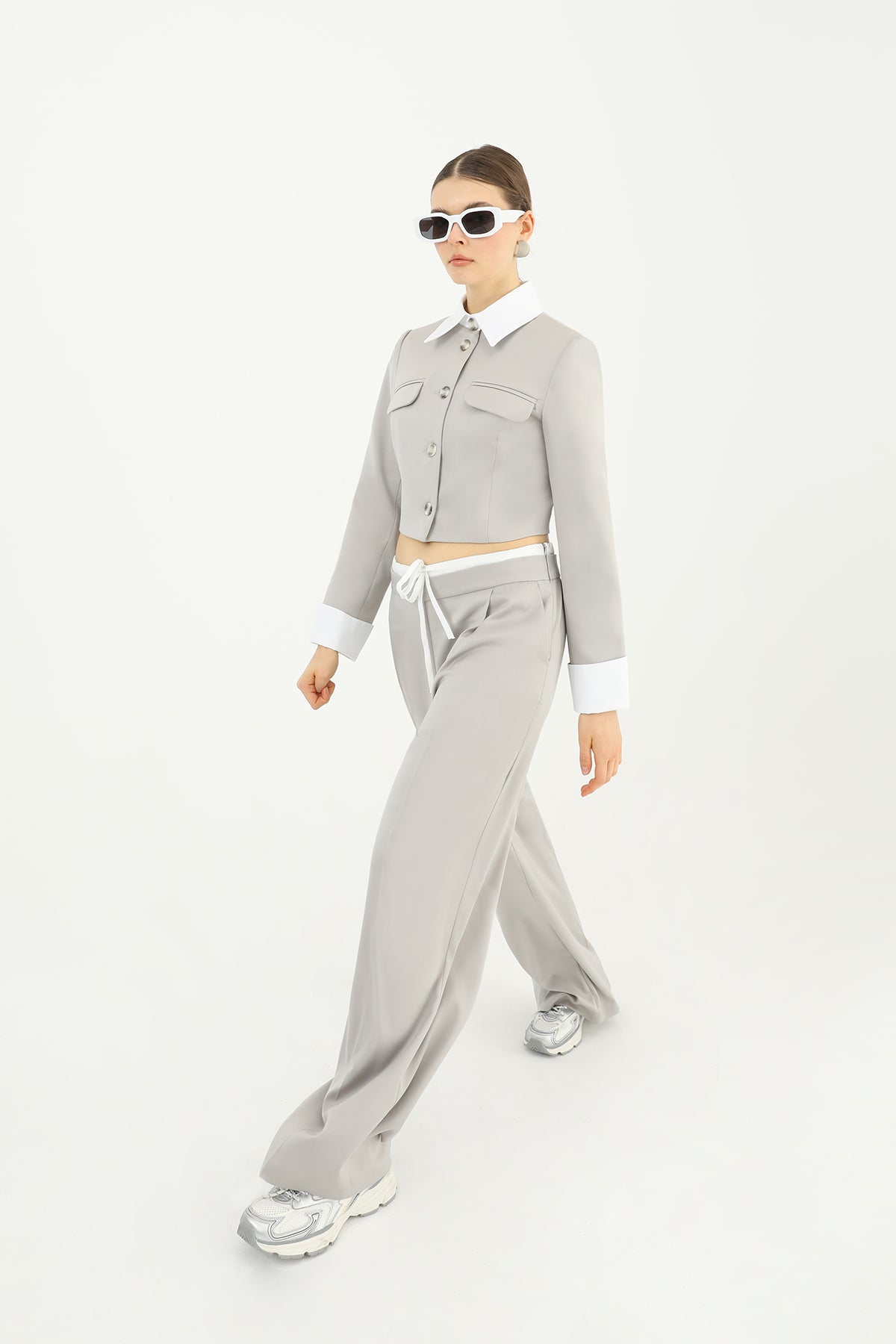 Kadın Yaka ve kol Detaylı Kısa Ceket - 31606CKT