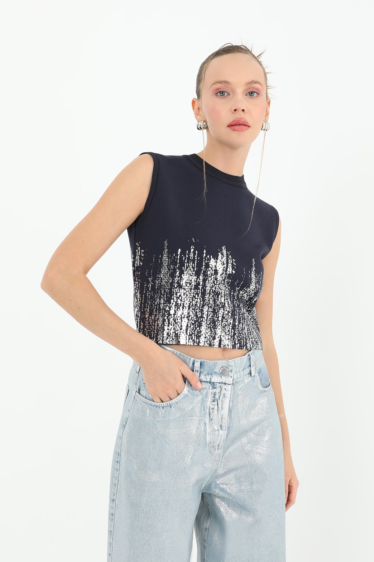 Kadın Varak Baskılı Kolsuz Crop Top - 31721CRP