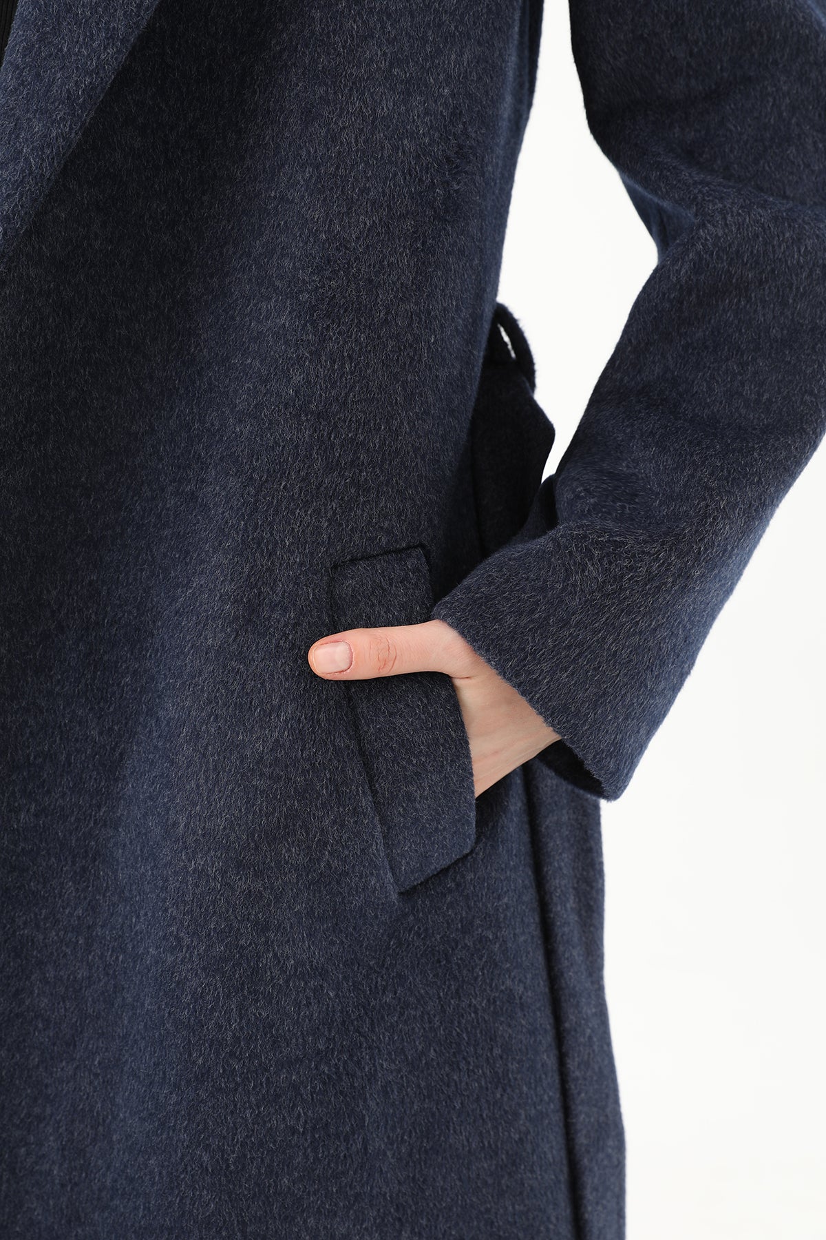 Kadın Kruvaze Yaka Kuşaklı Kaban - 15170KBN