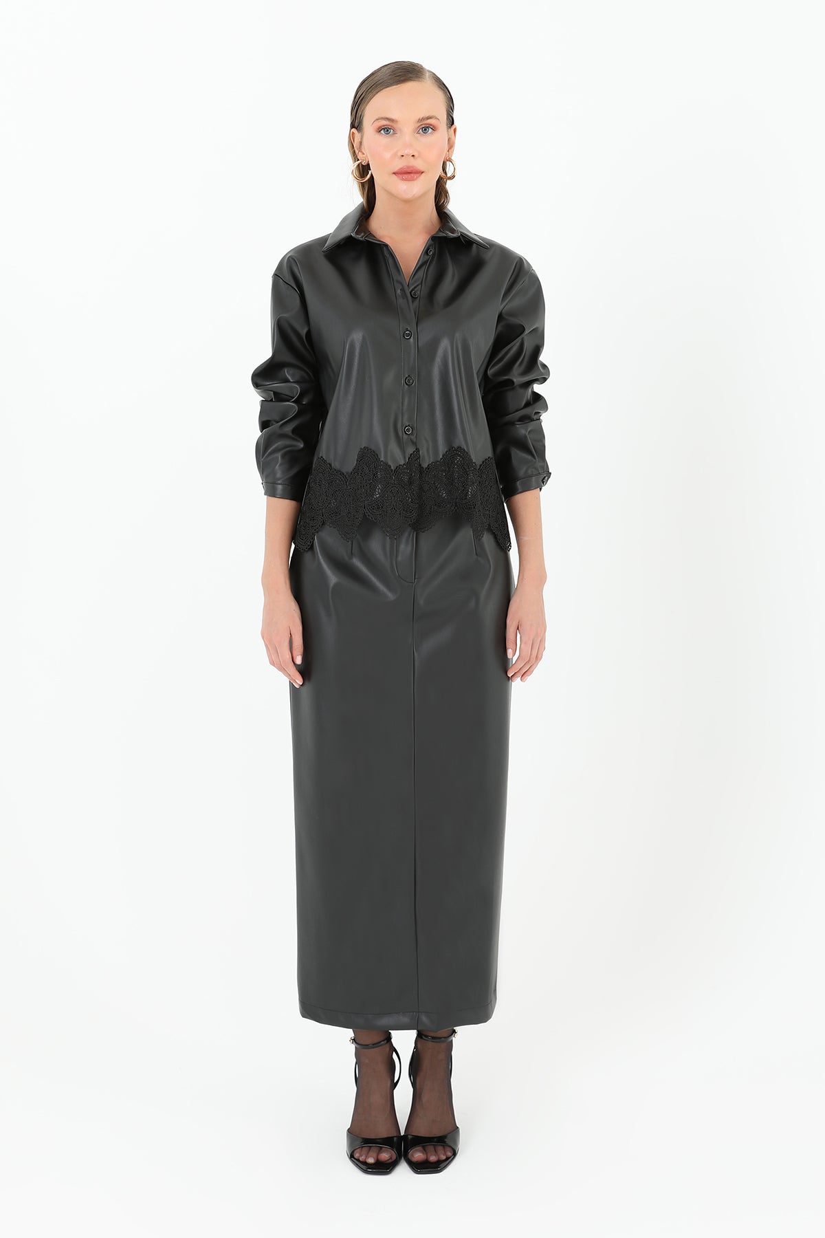 Kadın Etek Ucu Dantelli Deri Gömlek - 31970GML