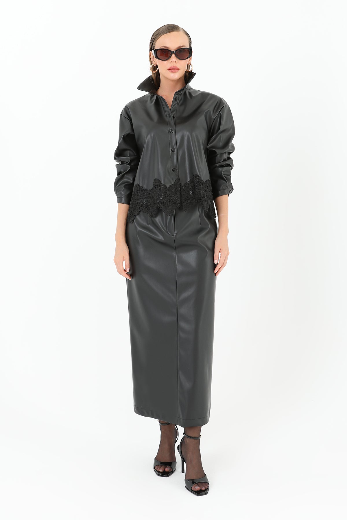 Kadın Etek Ucu Dantelli Deri Gömlek - 31970GML