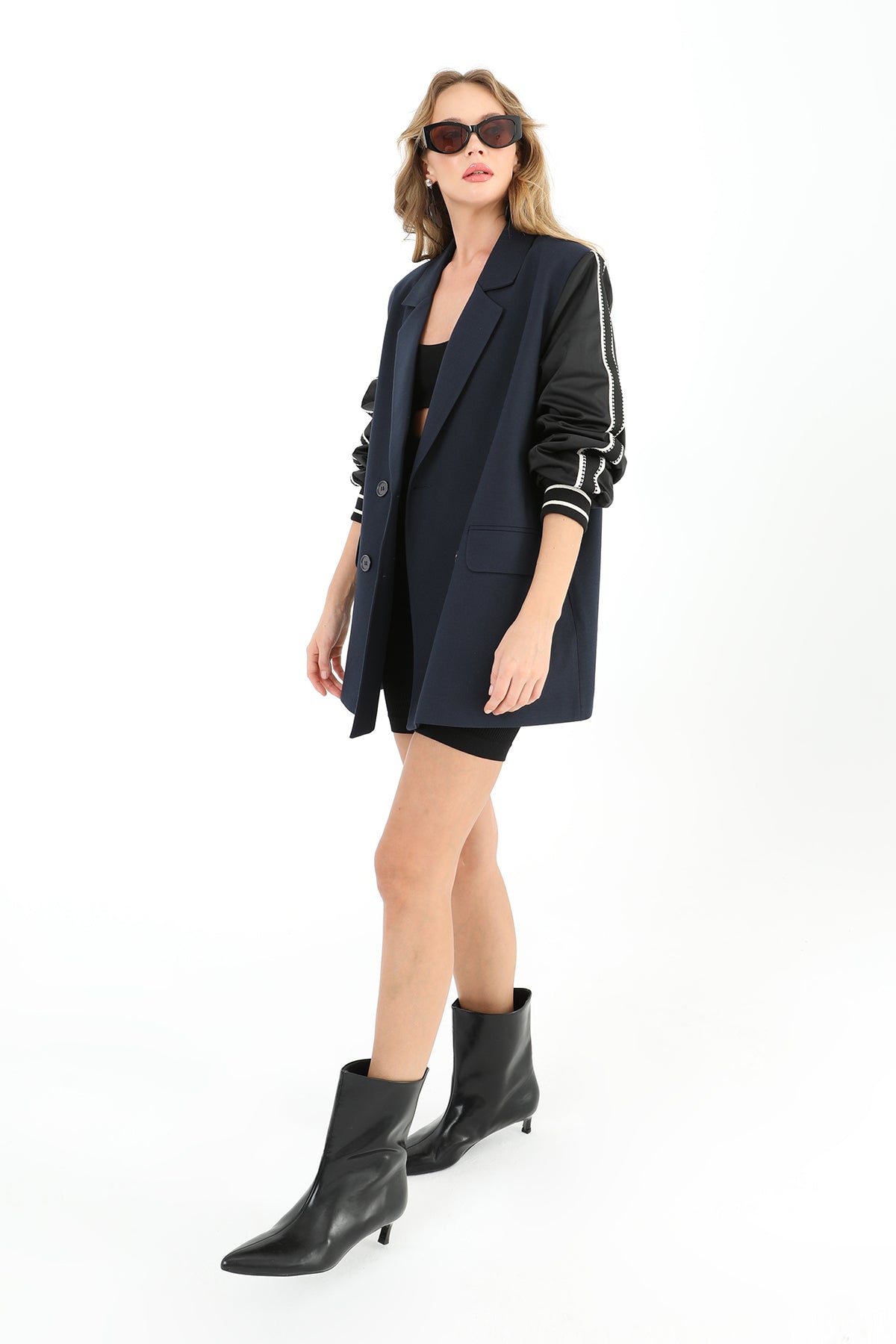 Kadın Kol Detaylı Kısa Ceket - 31979CKT