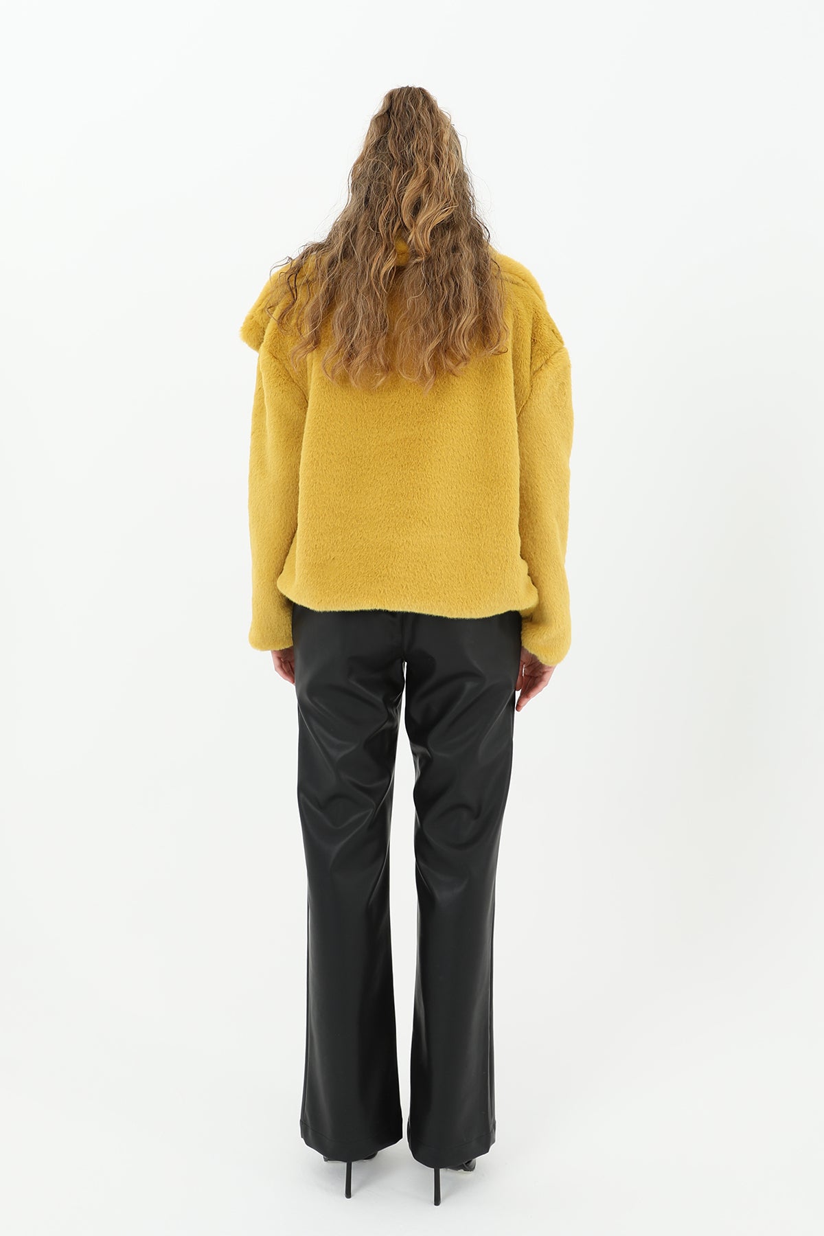 Kadın Yumuşak Tüylü Kısa Kaban- 32099KBN