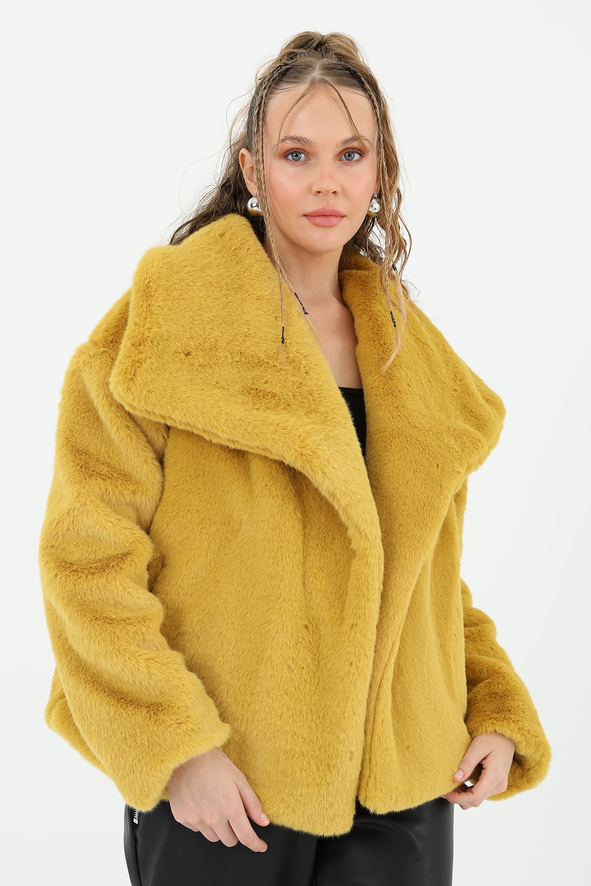 Kadın Yumuşak Tüylü Kısa Kaban- 32099KBN