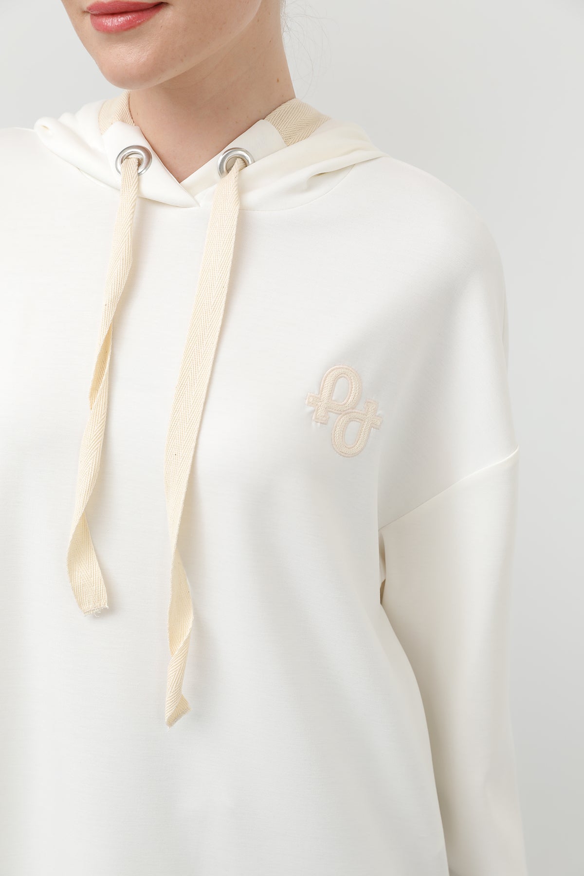 Kadın Nakış Detaylı Balıksırtı Kapişonlu Tunik - 25S-10615TUN