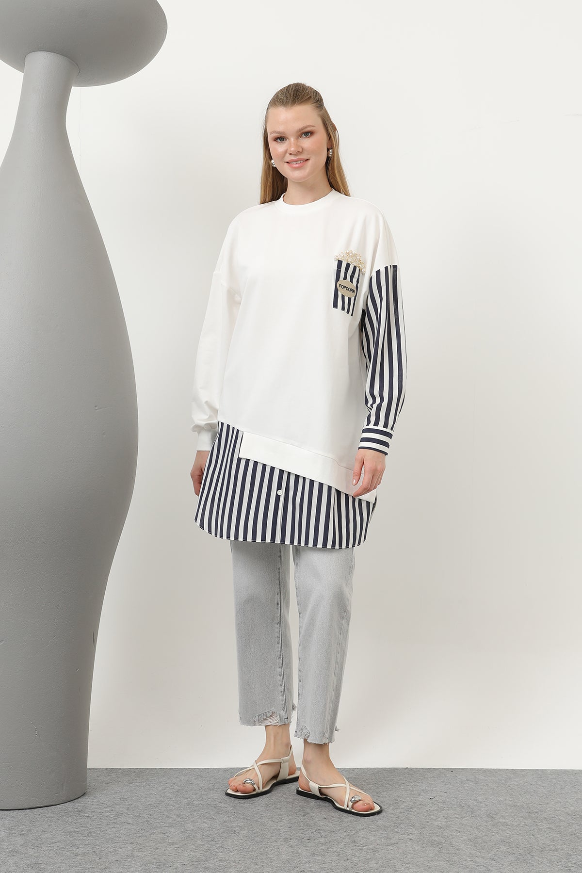 Kadın Önü Pop Corn Baskılı ve Boncuk İşlemeli Çizgi Garnili Tunik - 10651TUN