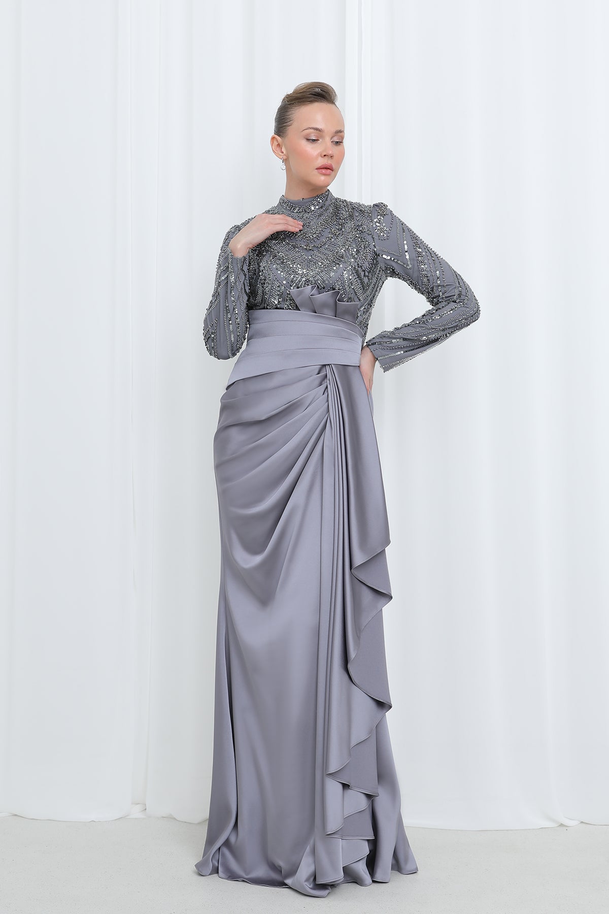 Kadın Üstü İşlemeli Bel Kısmı Drape Detaylı Saten Abiye - 12582ELB