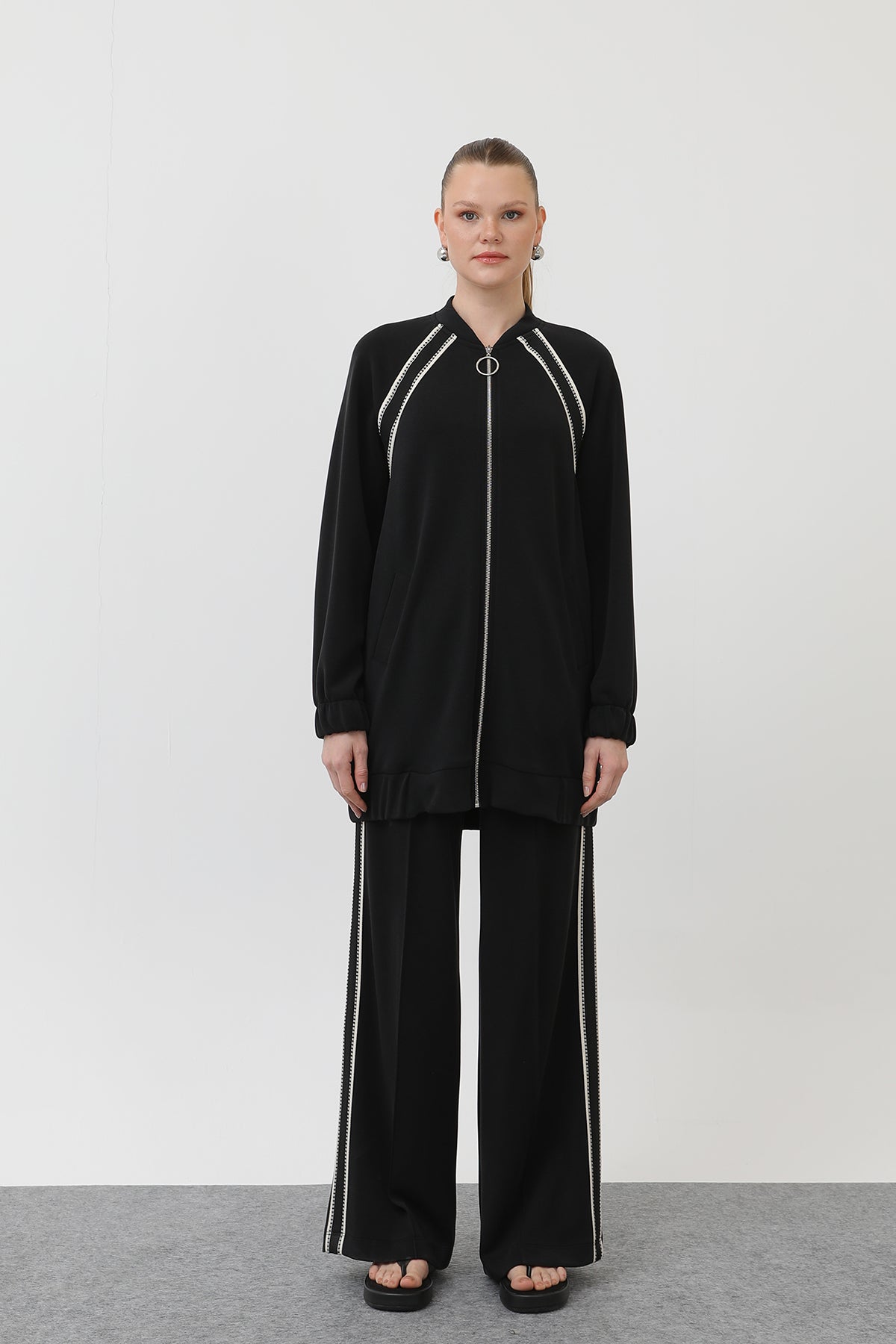 Kadın Fermuarlı Omuzu Hazır Şerit Detaylı Pantolonlu Takım - 14290TKS