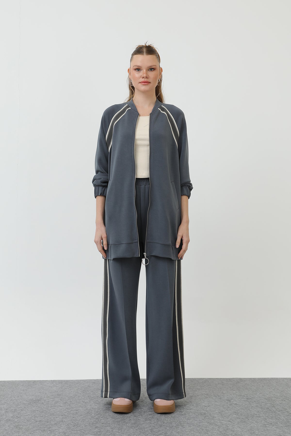 Kadın Fermuarlı Omuzu Hazır Şerit Detaylı Pantolonlu Takım - 14290TKS