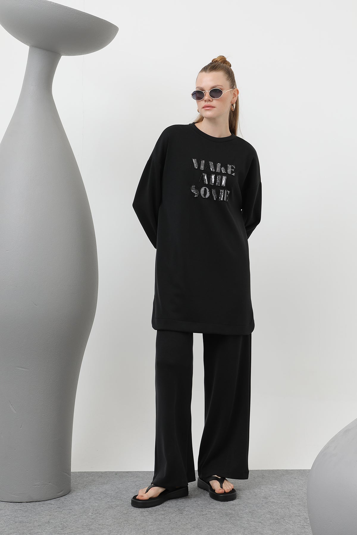 Kadın Önü Taş Ve Pul İşleme Yazılı Ve Pantolonlu Takım - 14300TKS