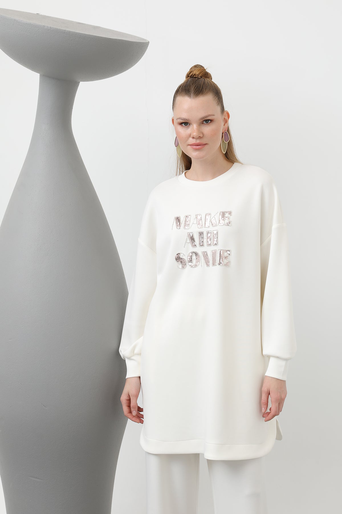 Kadın Önü Taş Ve Pul İşleme Yazılı Ve Pantolonlu Takım - 14300TKS