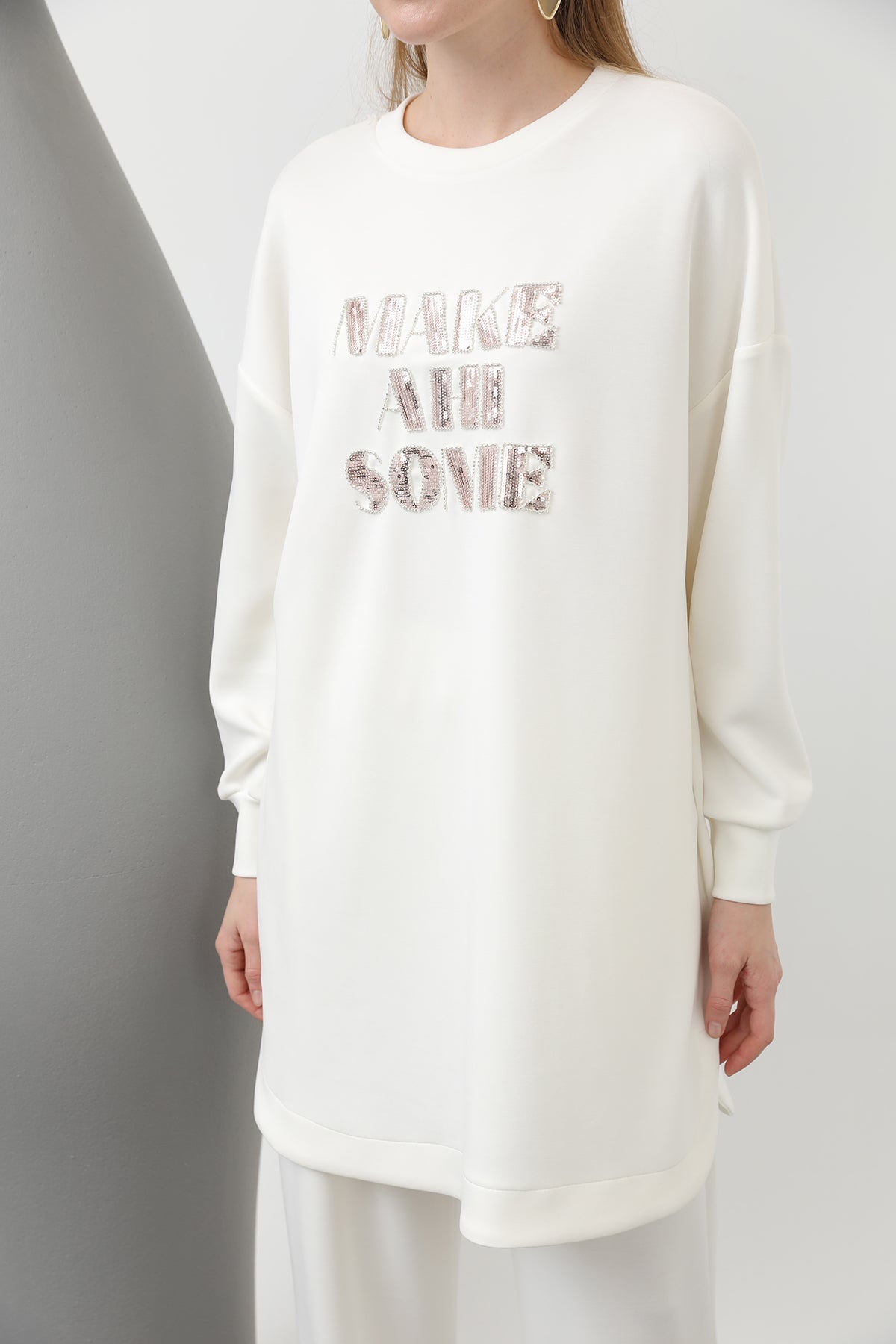 Kadın Önü Taş Ve Pul İşleme Yazılı Ve Pantolonlu Takım - 14300TKS