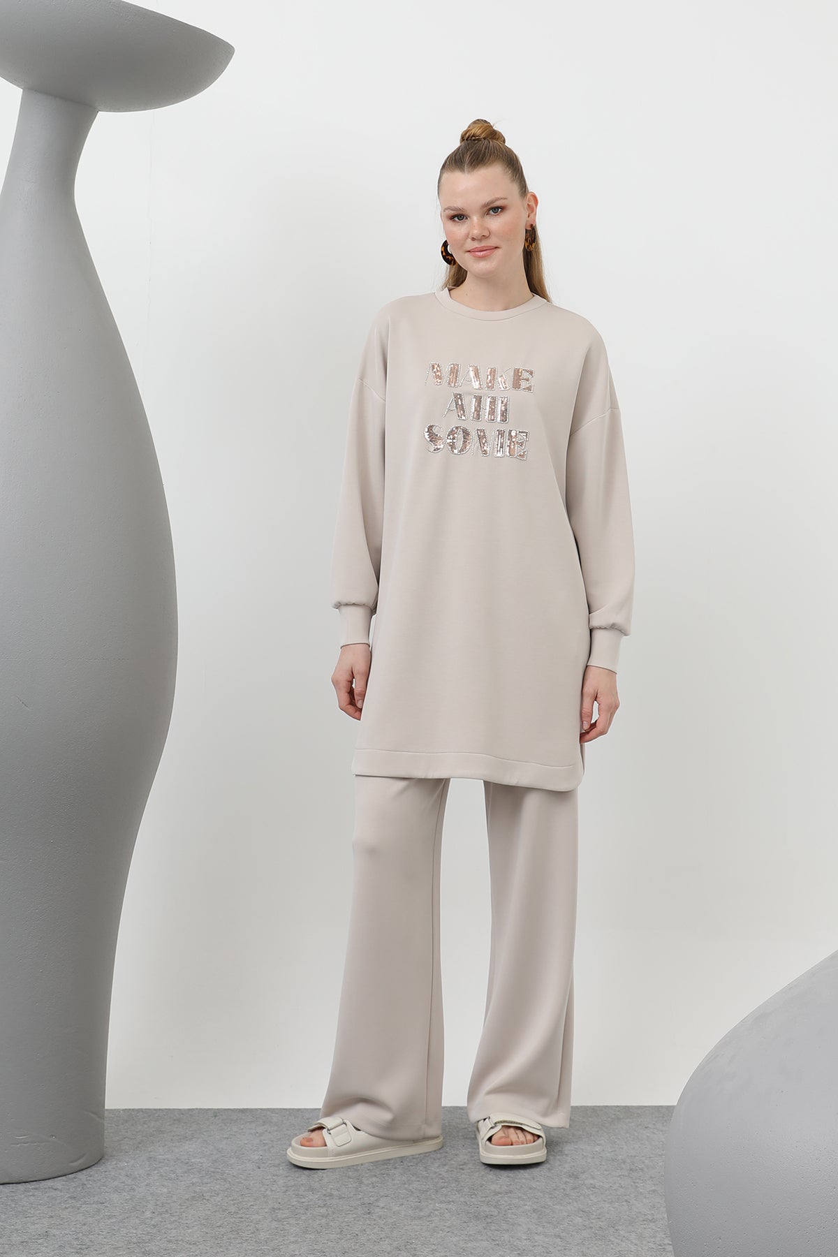 Kadın Önü Taş Ve Pul İşleme Yazılı Ve Pantolonlu Takım - 14300TKS