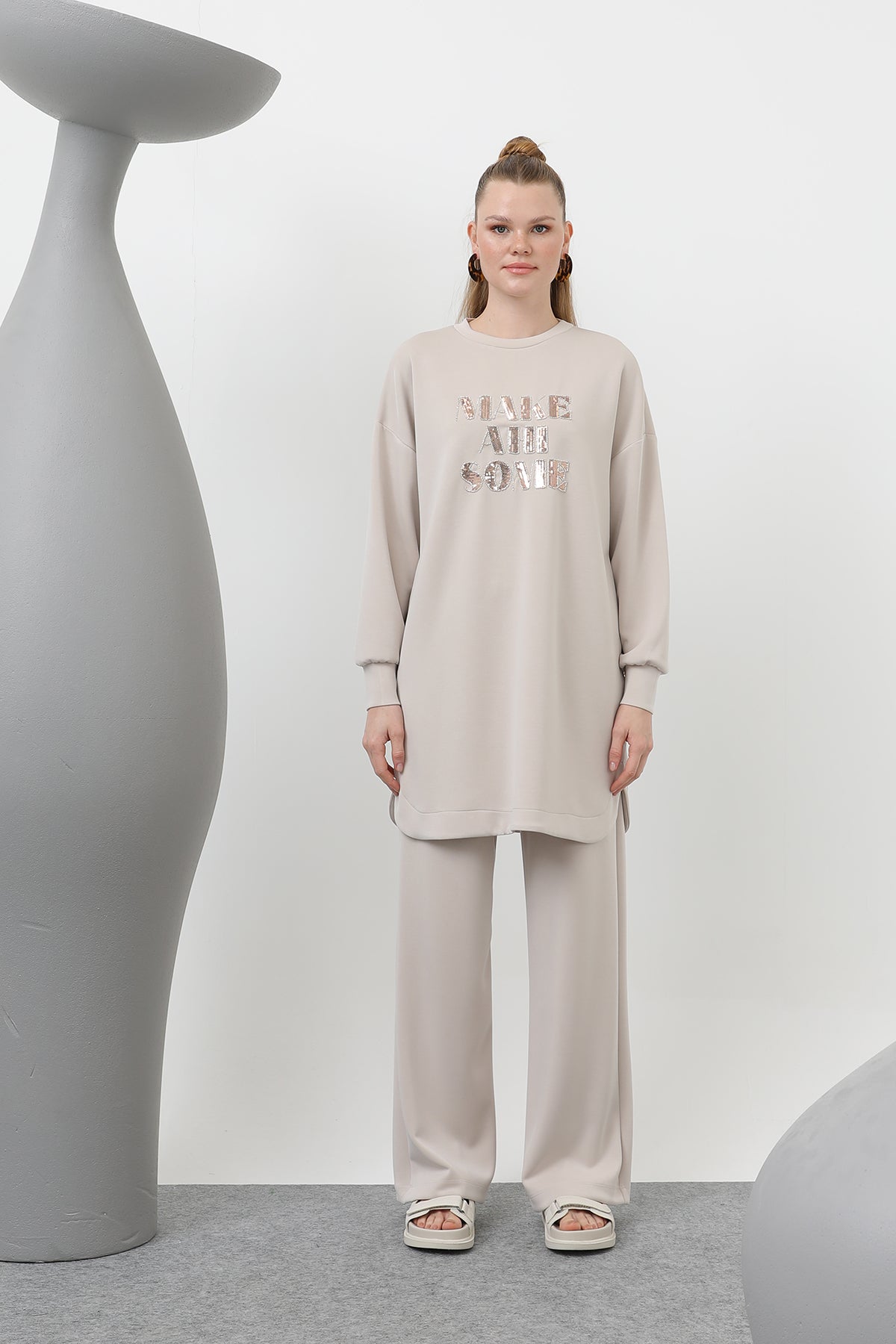 Kadın Önü Taş Ve Pul İşleme Yazılı Ve Pantolonlu Takım - 14300TKS