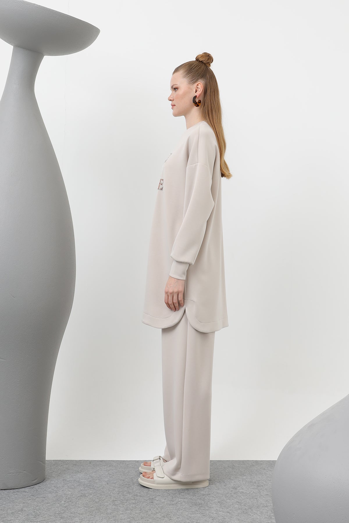 Kadın Önü Taş Ve Pul İşleme Yazılı Ve Pantolonlu Takım - 14300TKS