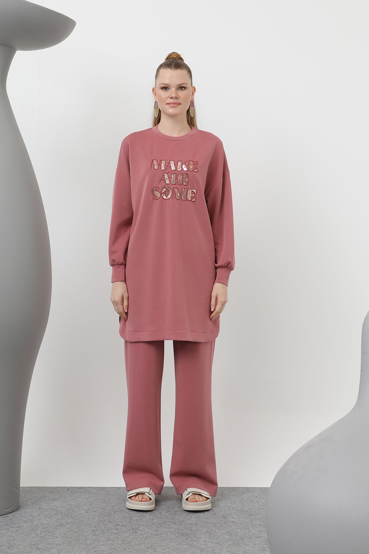 Kadın Önü Taş Ve Pul İşleme Yazılı Ve Pantolonlu Takım - 14300TKS