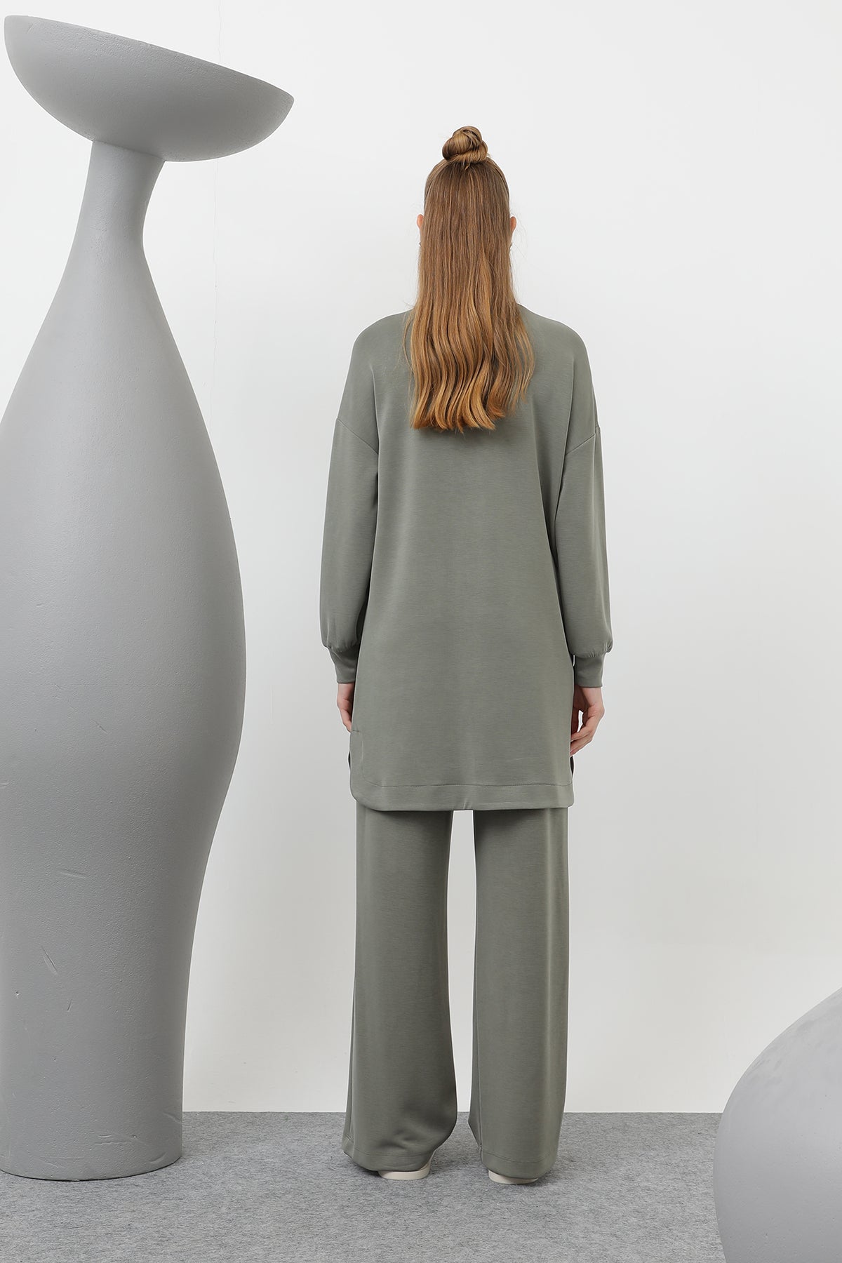 Kadın Önü Taş Ve Pul İşleme Yazılı Ve Pantolonlu Takım - 14300TKS