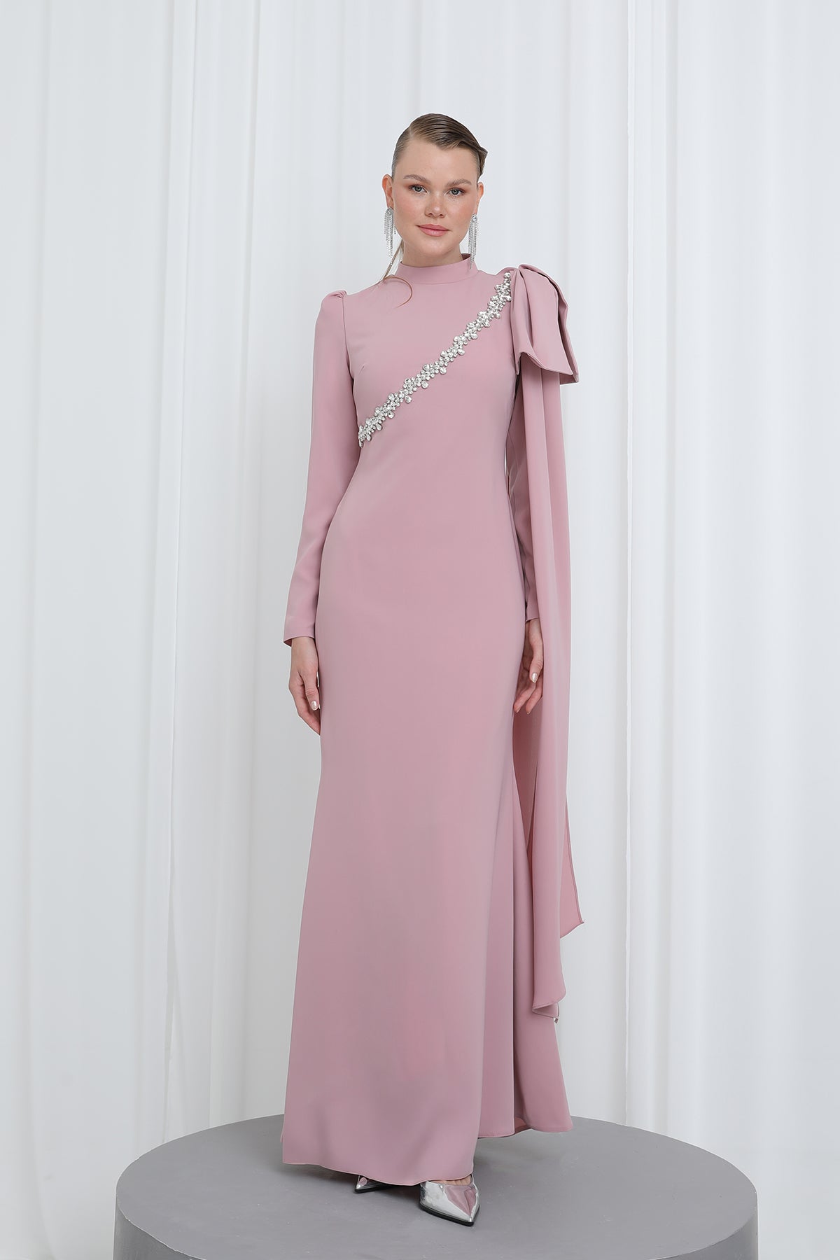 Kadın Tek Omuz Aksesuarlı Taş Detaylı Tesettür Abiye Elbise-17026ELB