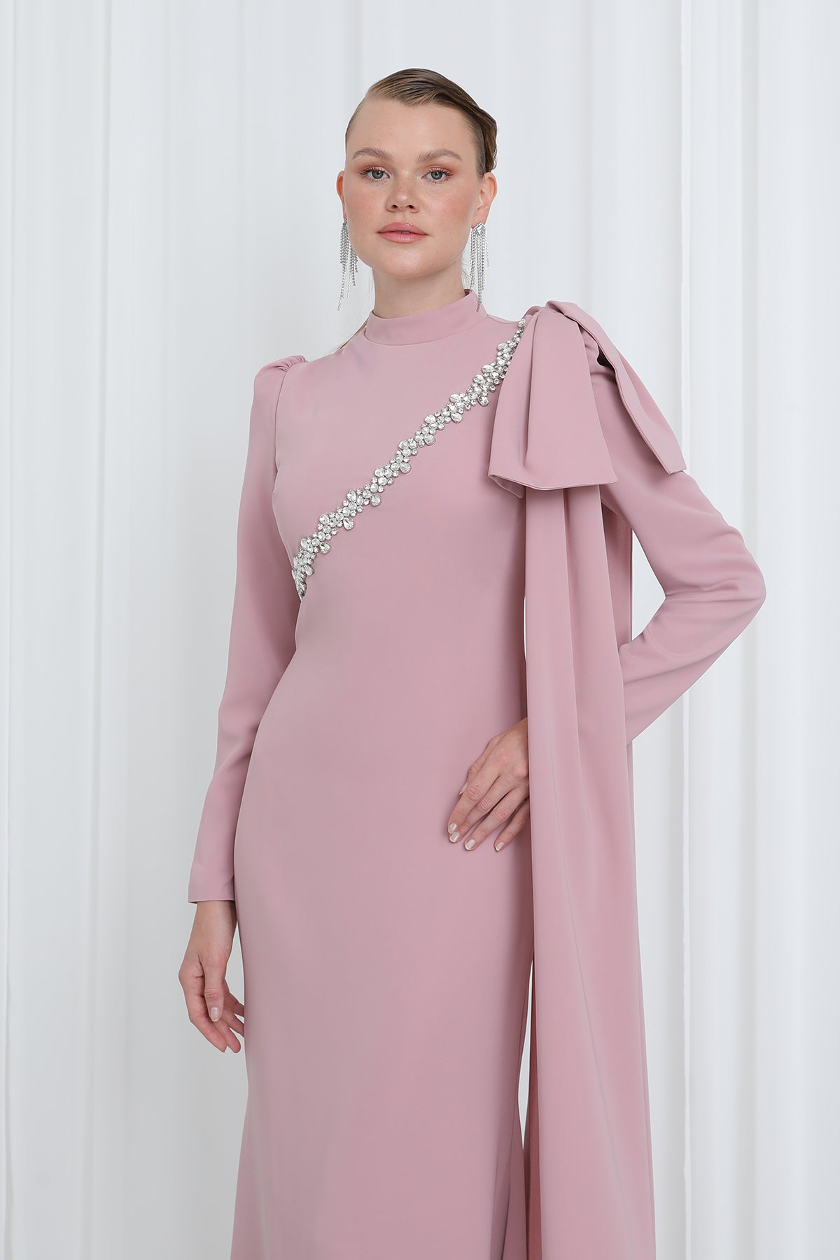 Kadın Tek Omuz Aksesuarlı Taş Detaylı Tesettür Abiye Elbise-17026ELB