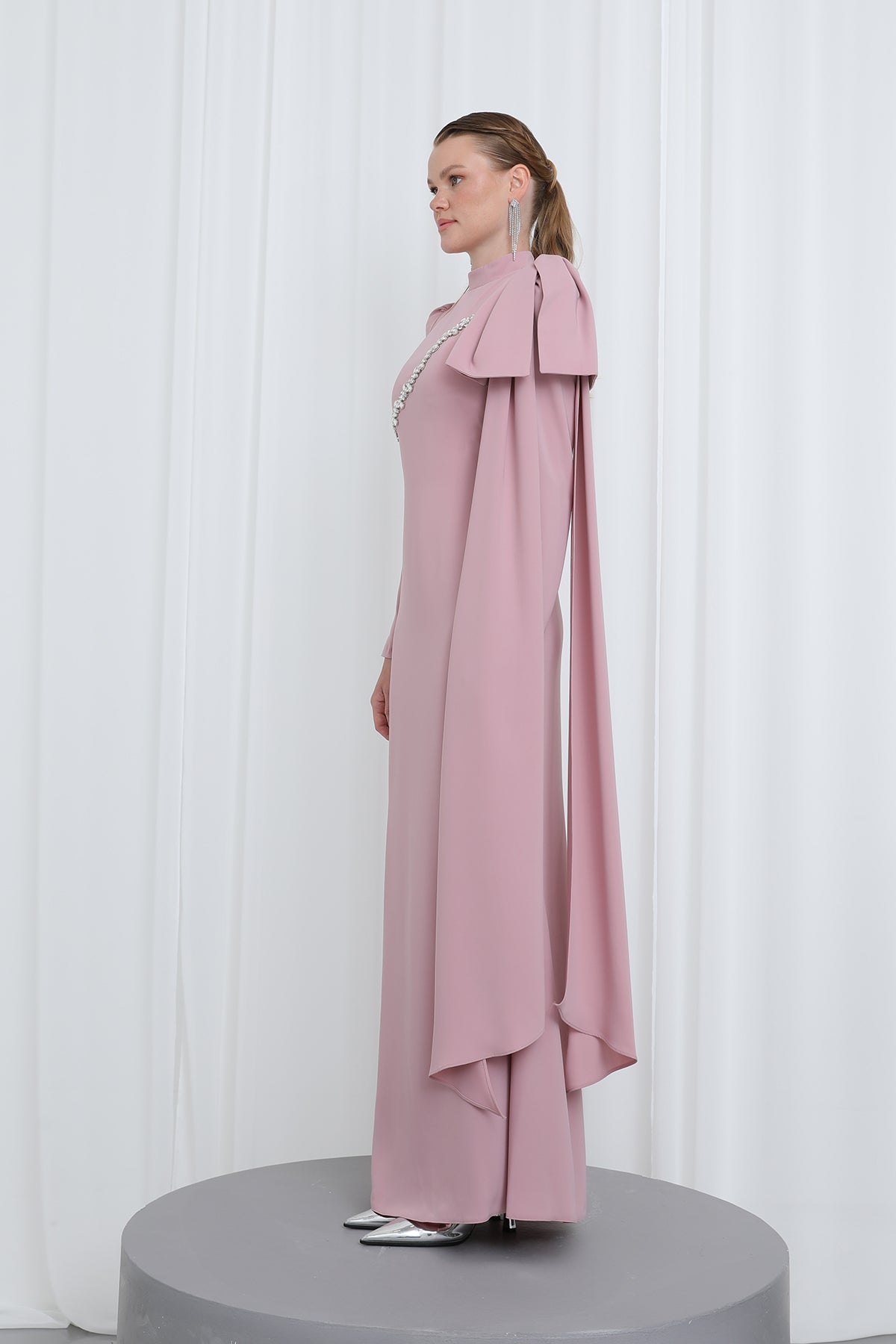 Kadın Tek Omuz Aksesuarlı Taş Detaylı Tesettür Abiye Elbise-17026ELB