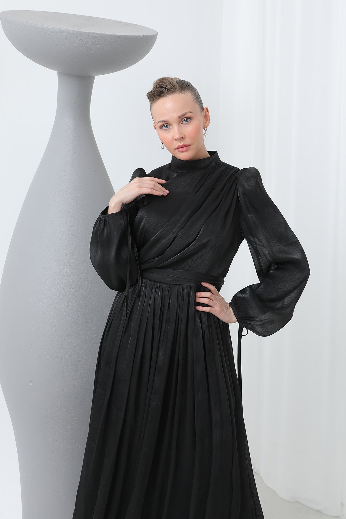 Kadın Saten Dokulu Pileli Uzun Kollu Modern Tesettür Abiye-17029ELB