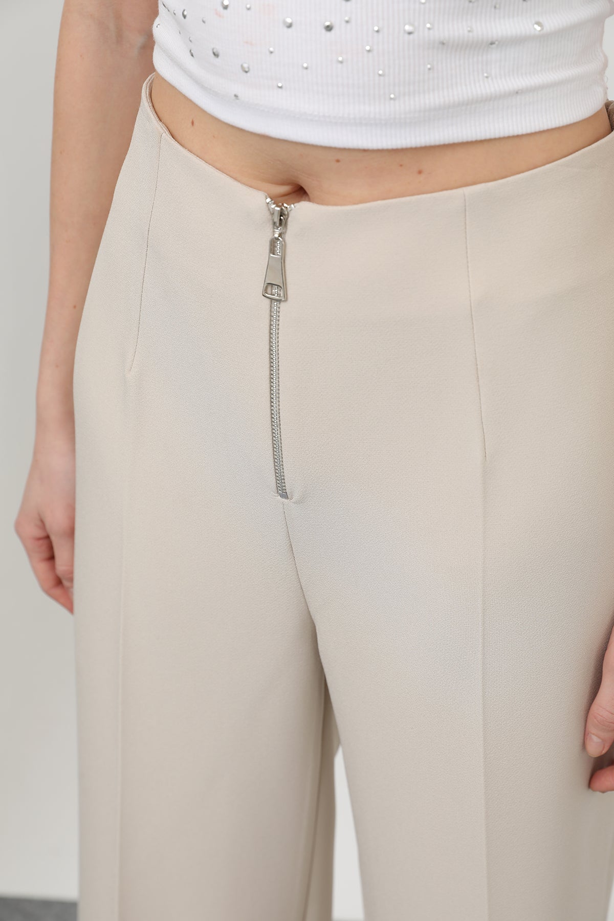 Kadın Fermuar Detaylı Pensli Pantolon- 18228PNT