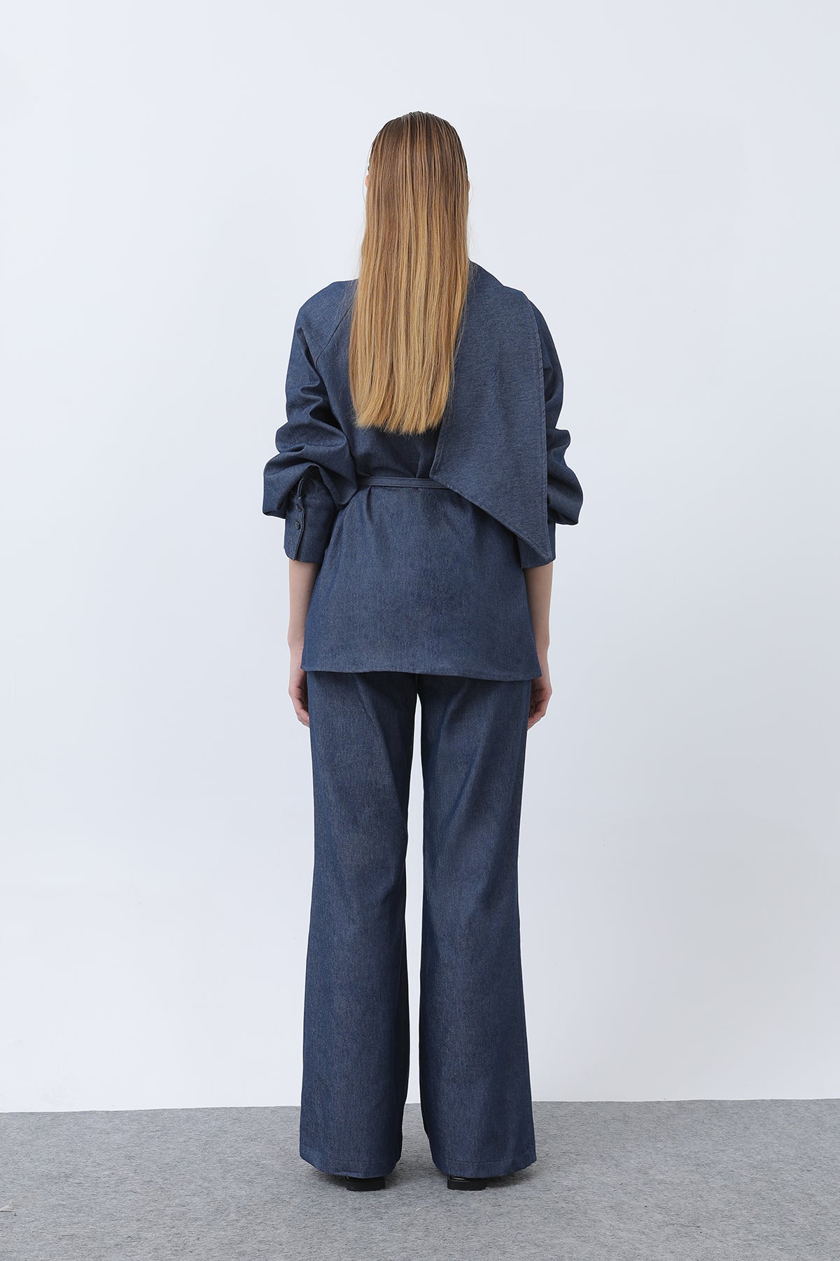 Kadın Kruvaze Yaka Kemer Detaylı Pantolonlu Denim Takım - 20652TKS