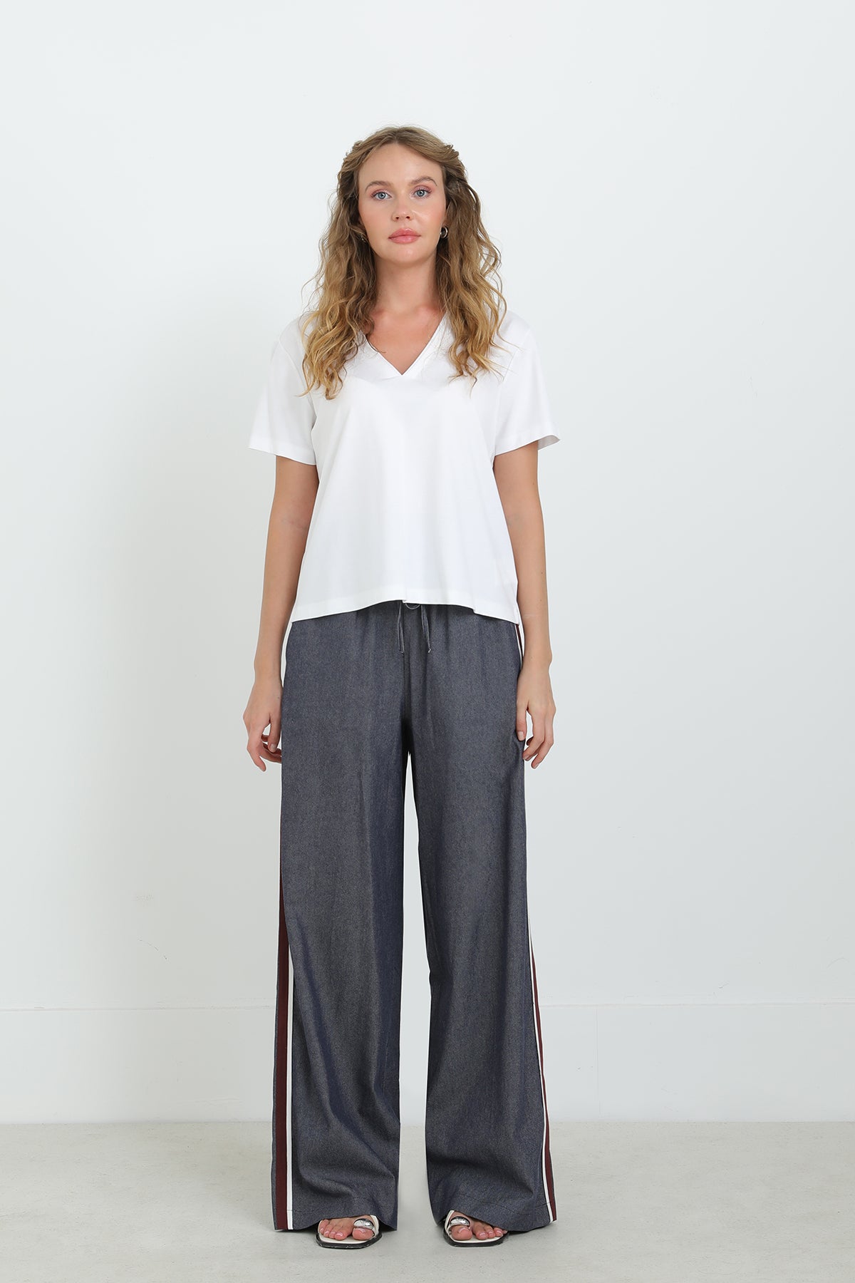 Kadın Denim Yanları Şerit Detaylı Pantolon - 32317PNT