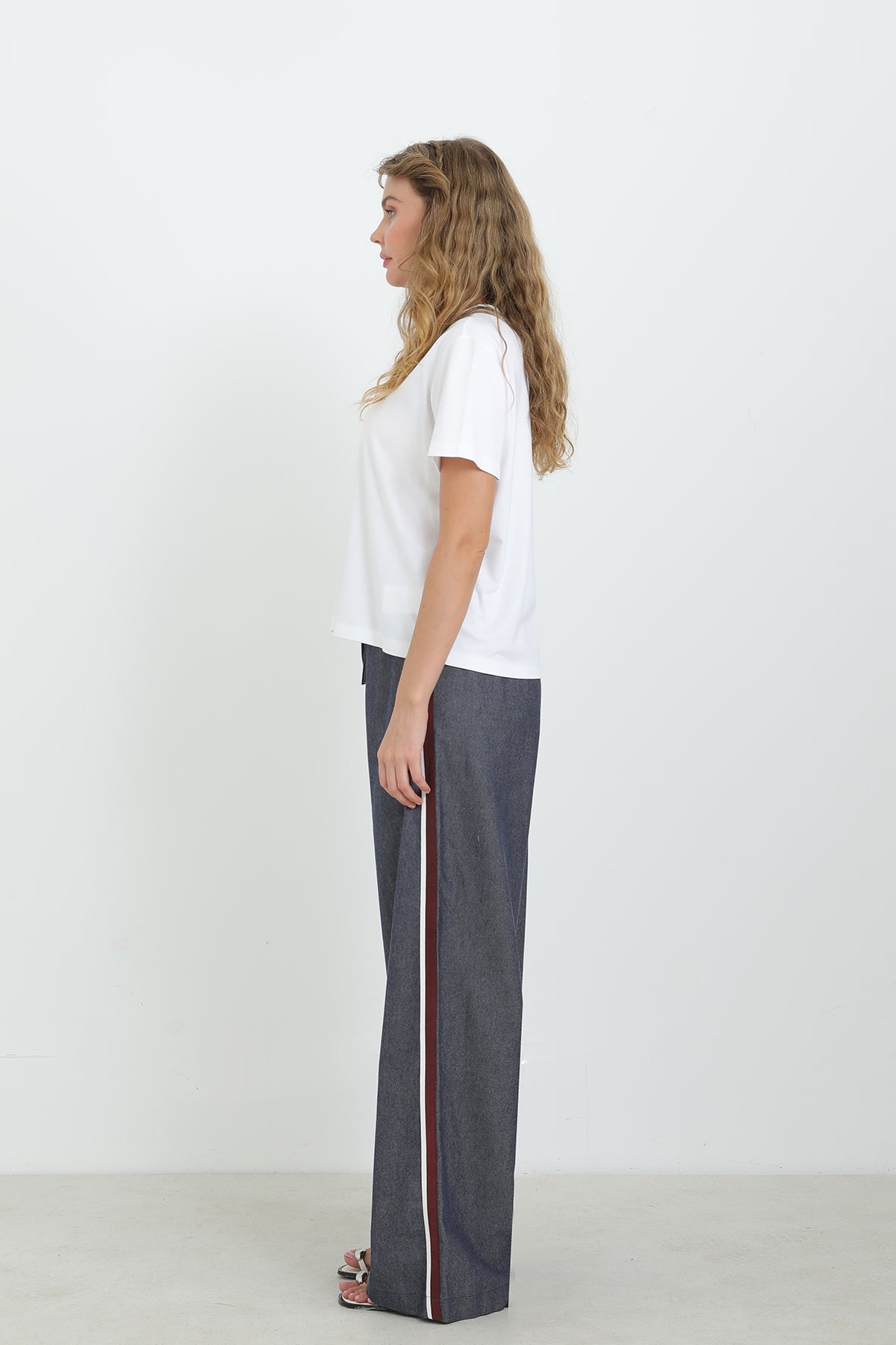 Kadın Denim Yanları Şerit Detaylı Pantolon - 32317PNT