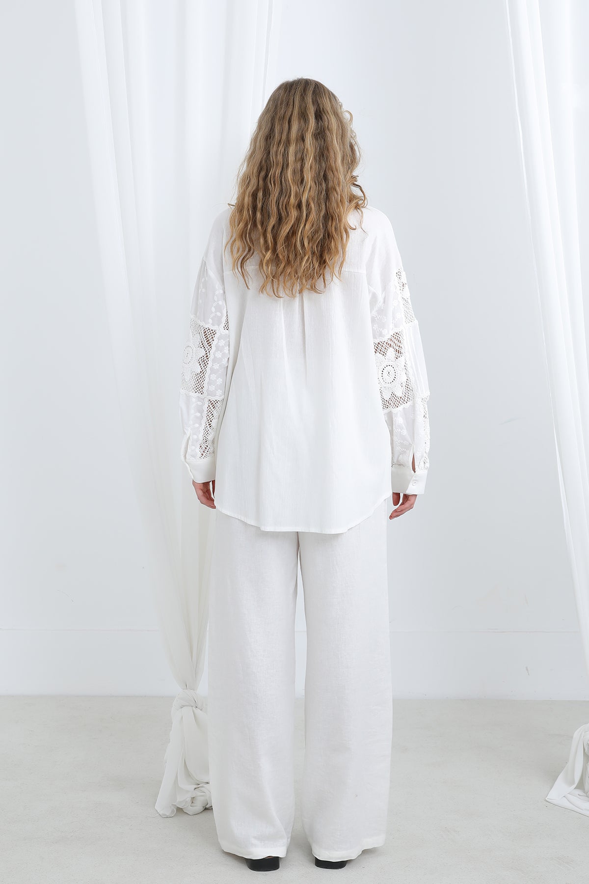 Dantel Detaylı Oversize Gömlek-32324GML