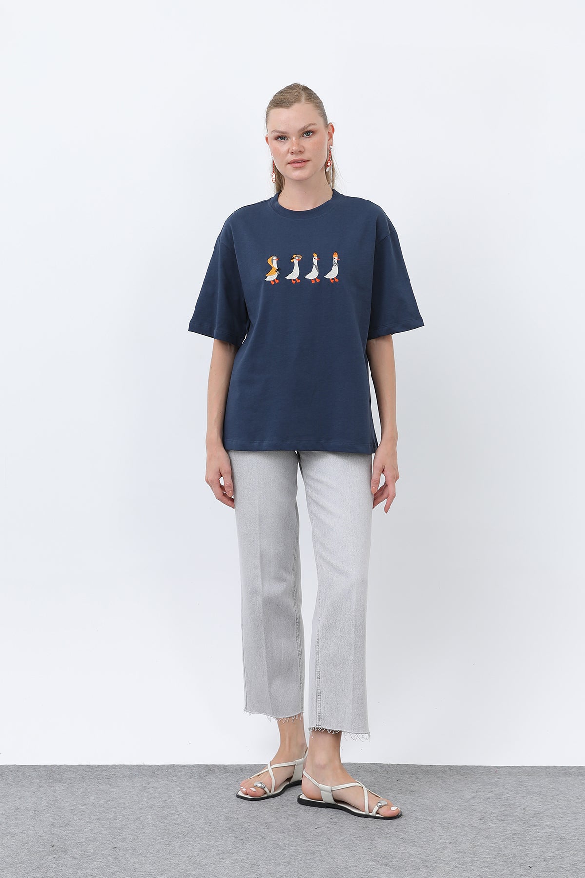 Kadın Ördek Desenli Tişört