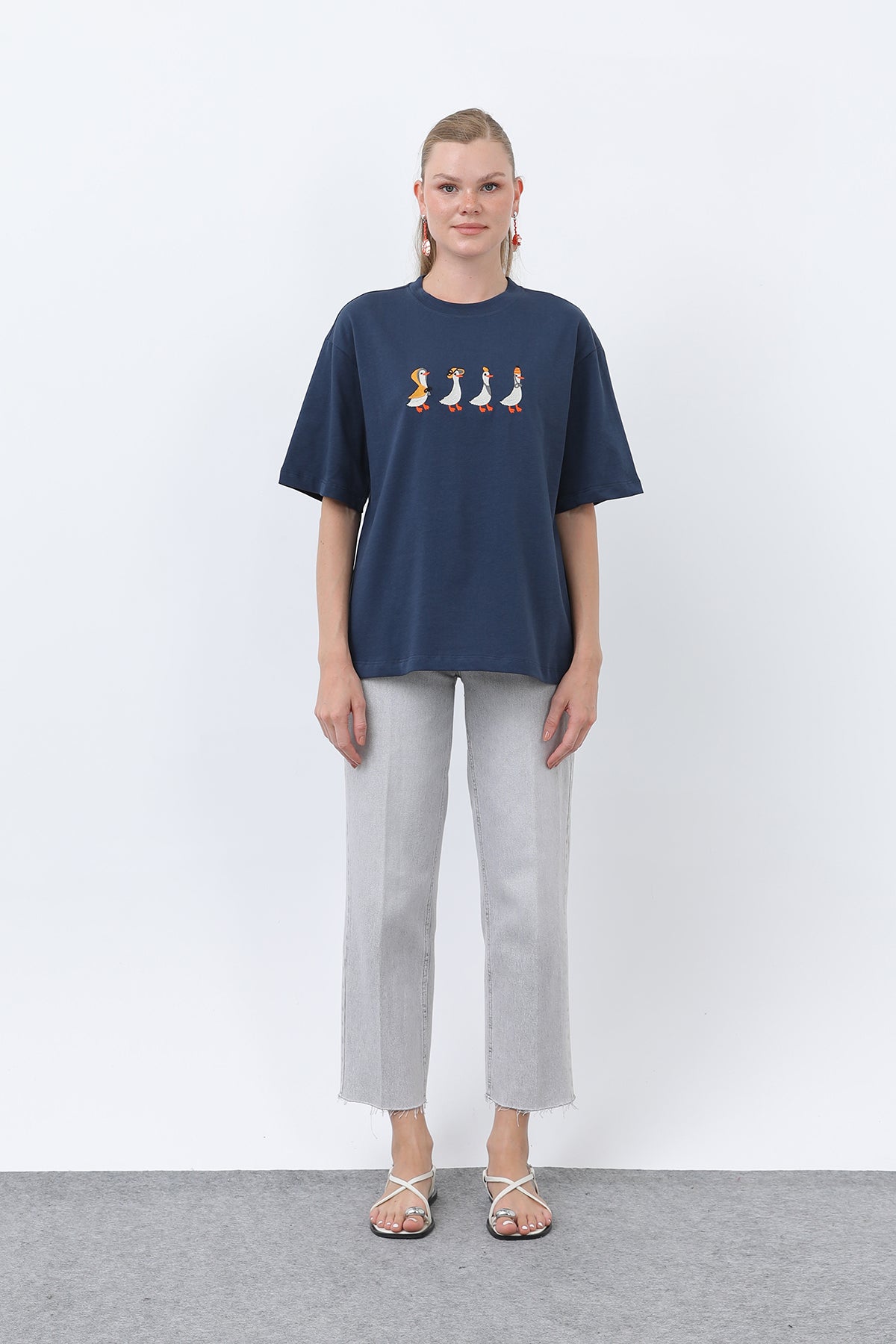 Kadın Ördek Desenli Tişört