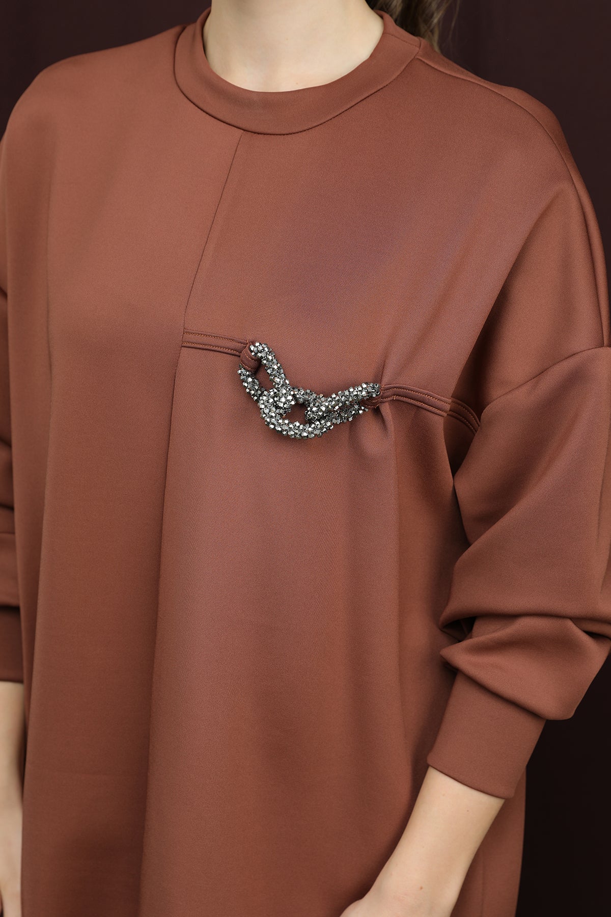 Kadın Bedeni Aksesuarlı Tunik - 10717TUN