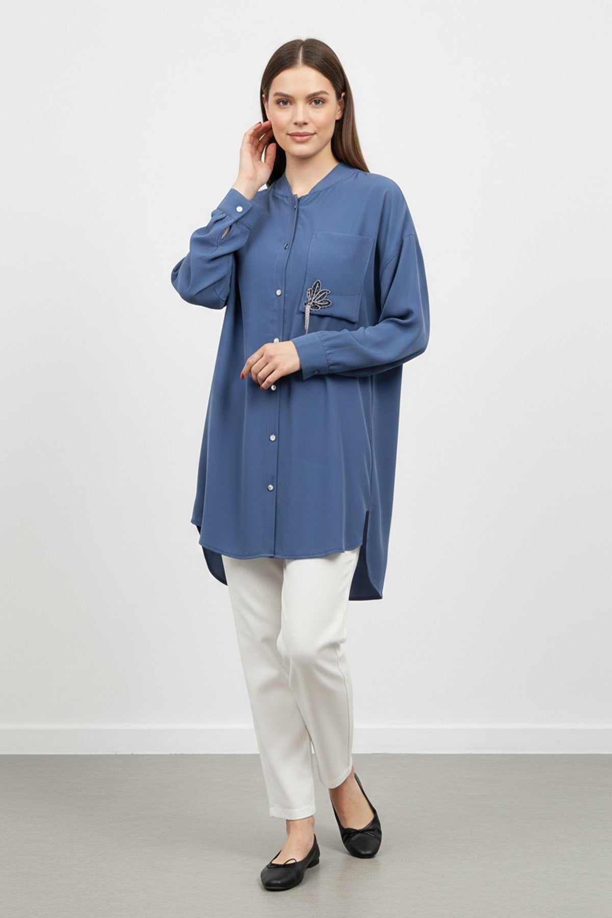 Kadın Düğmeli Uzun Tunik – Rahat Kesim, Broş Detaylı Şık Tasarım-10763