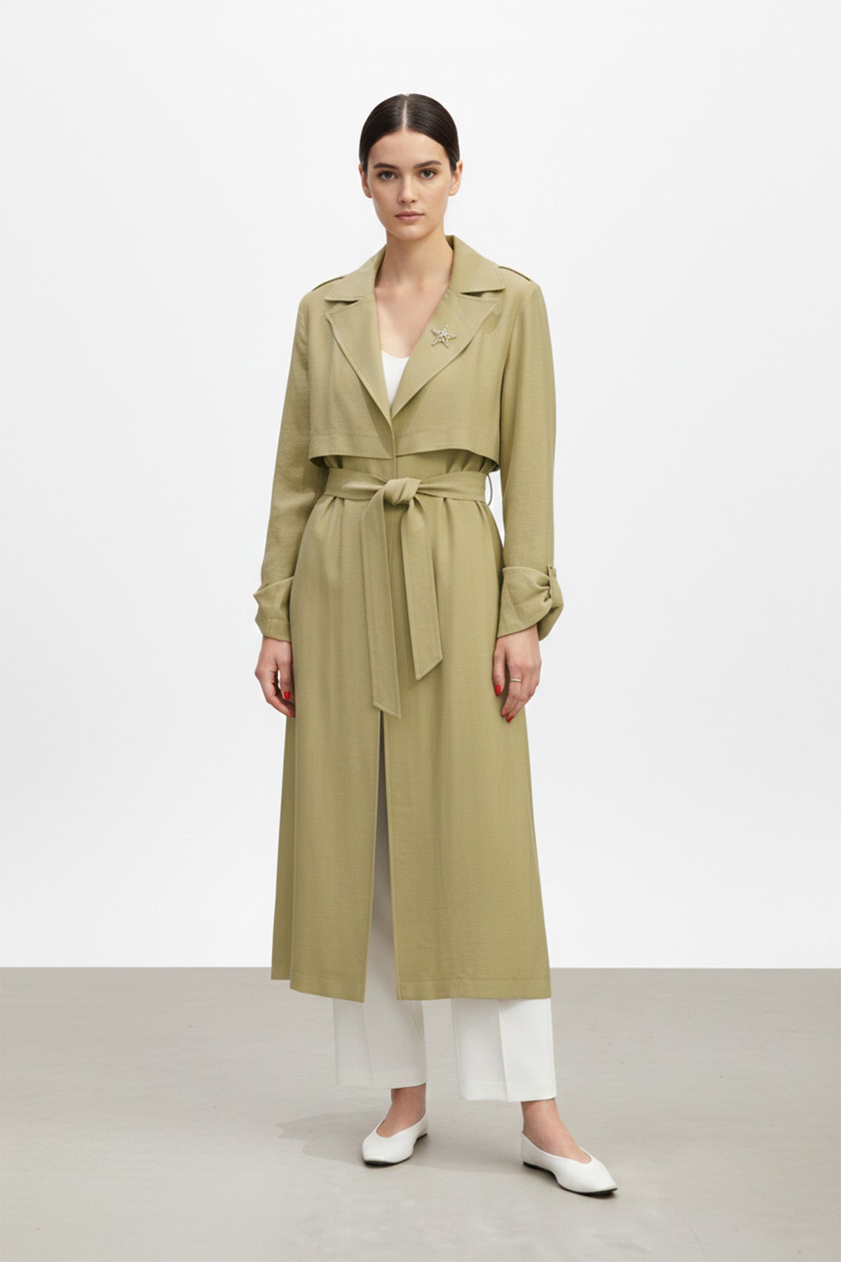 Kadın Broş Detaylı Kemerli Midi Boy Trençkot-15250TRC