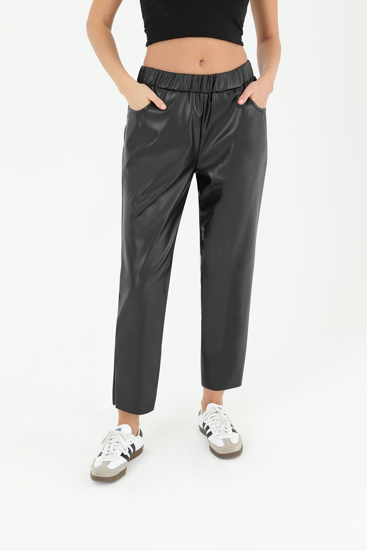 Kadın Beli Lastikli Cep Detaylı Deri Pantolon  - 18205PNT