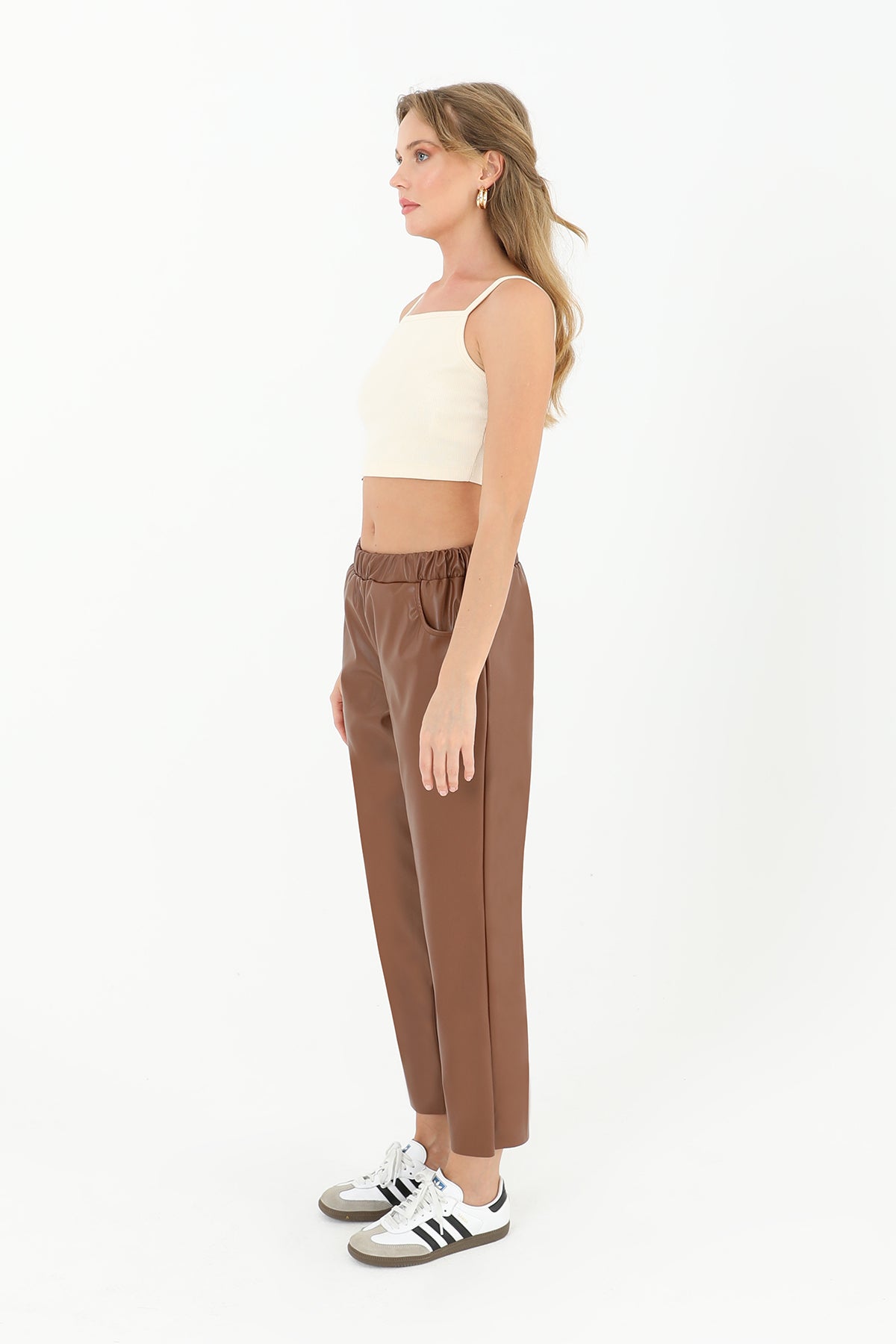 Kadın Beli Lastikli Cep Detaylı Deri Pantolon  - 18205PNT