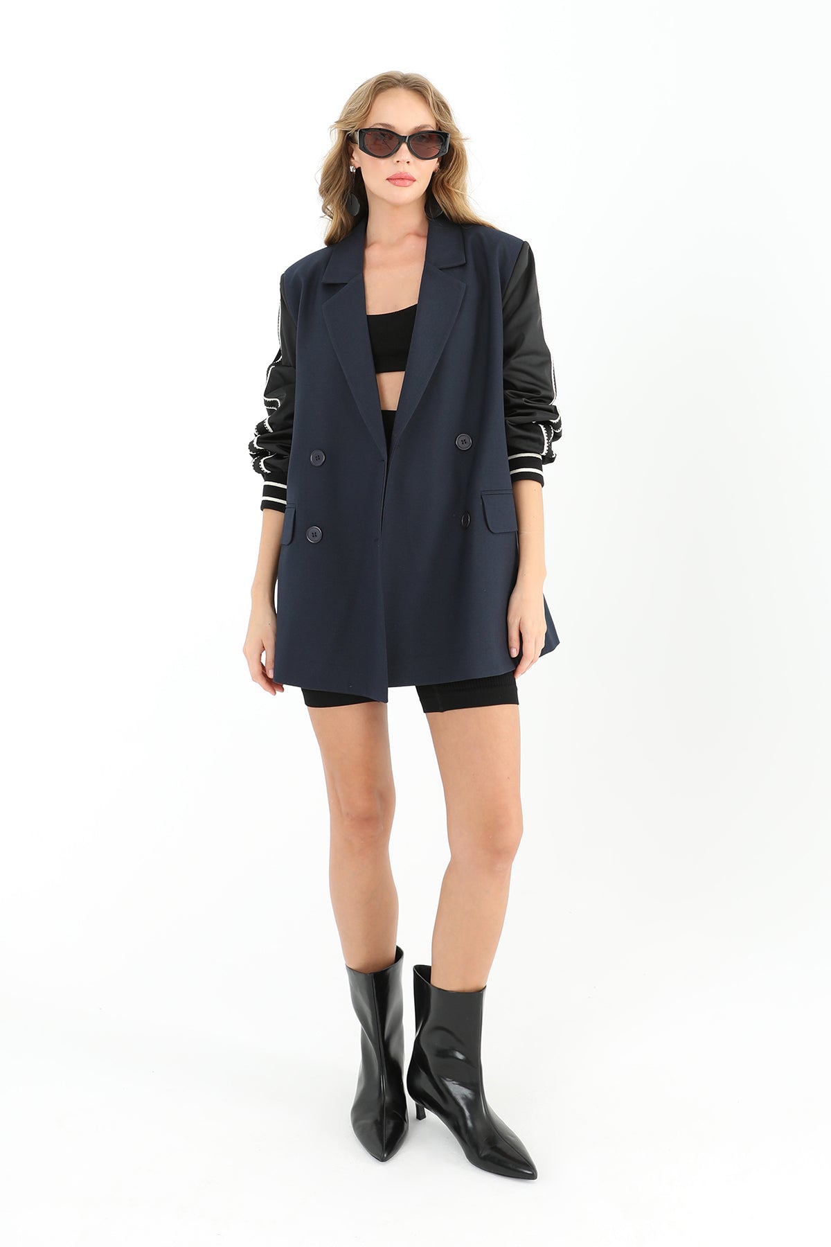 Kadın Kol Detaylı Kısa Ceket  - 31979CKT