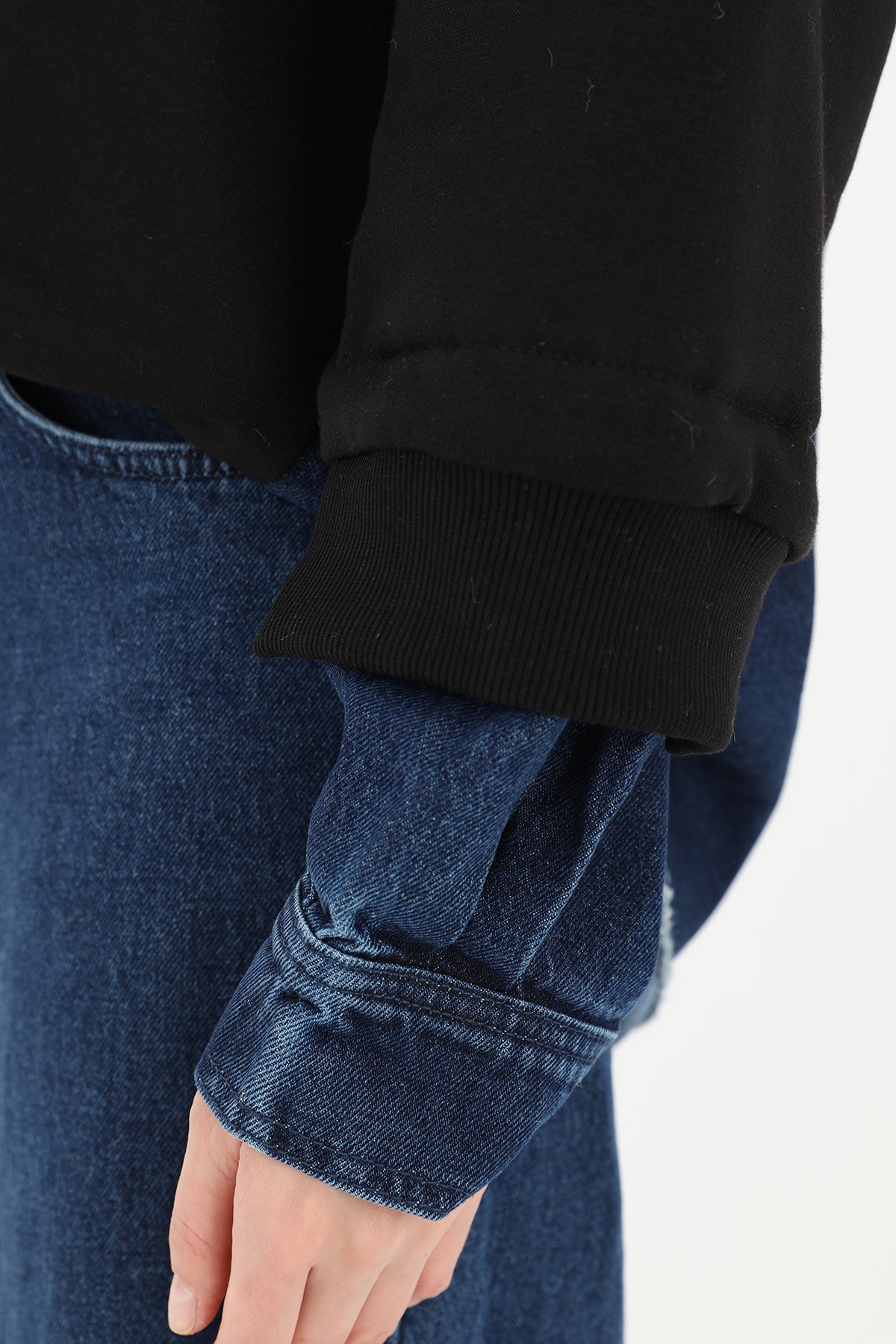 Kadın Kol Ucu Kot Detaylı Taş İşlemeli Sweatshirt  - 31990SWT