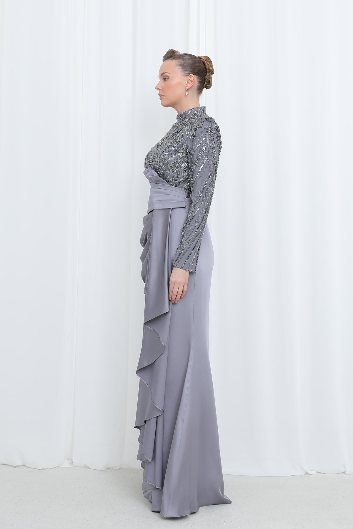 Kadın Üstü İşlemeli Bel Kısmı Drape Detaylı Saten Abiye - 12582ELB