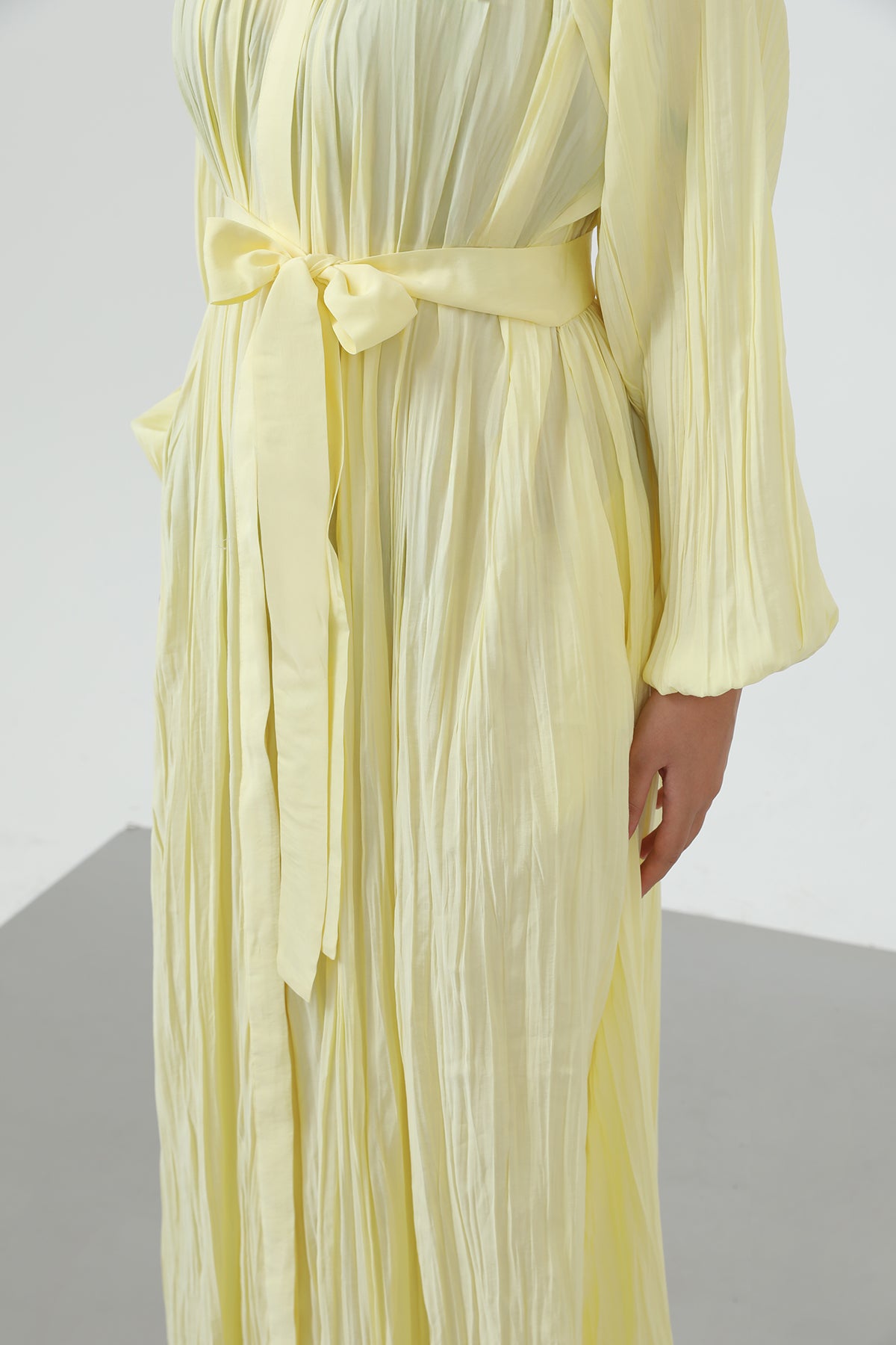 Kadın Yakası Pile Detaylı Kuşaklı Elbise - 12618ELB