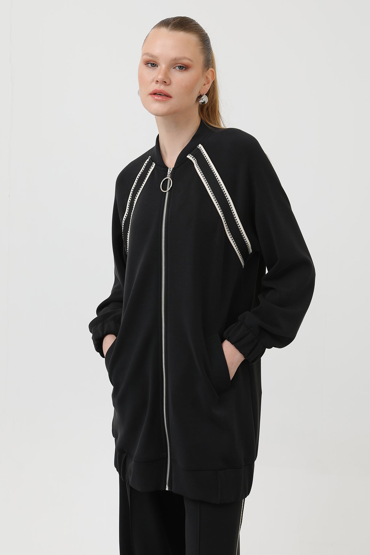 Kadın Fermuarlı Omuzu Hazır Şerit Detaylı Pantolonlu Takım - 14290TKS