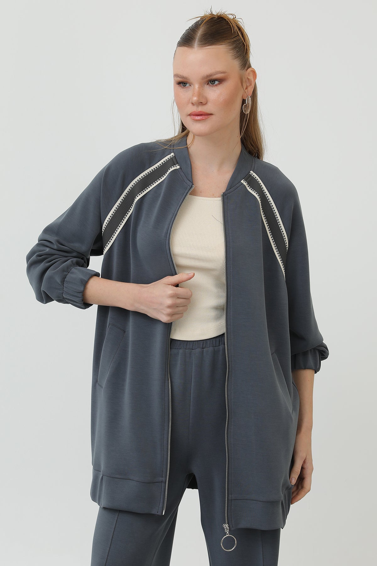 Kadın Fermuarlı Omuzu Hazır Şerit Detaylı Pantolonlu Takım - 14290TKS