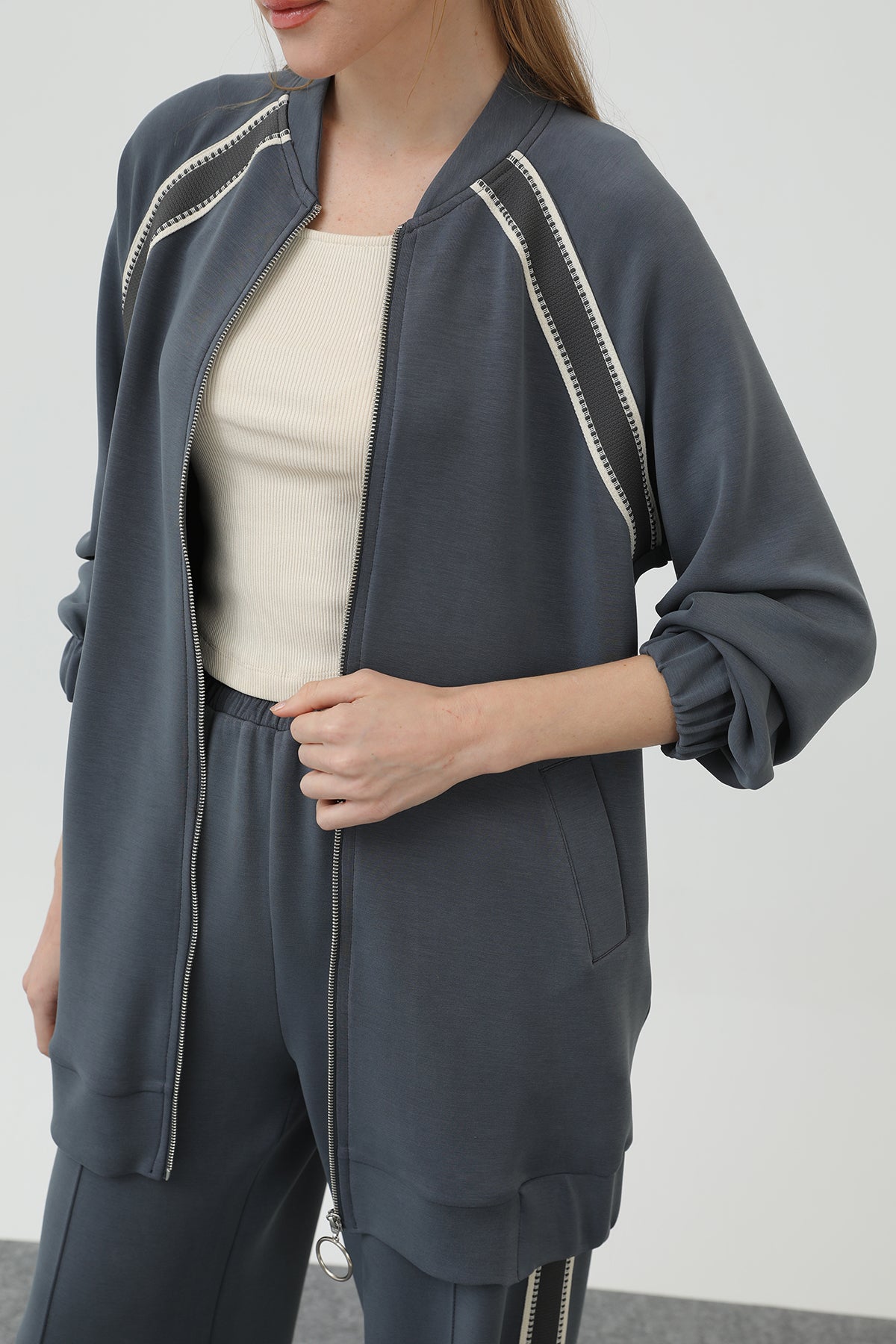 Kadın Fermuarlı Omuzu Hazır Şerit Detaylı Pantolonlu Takım - 14290TKS