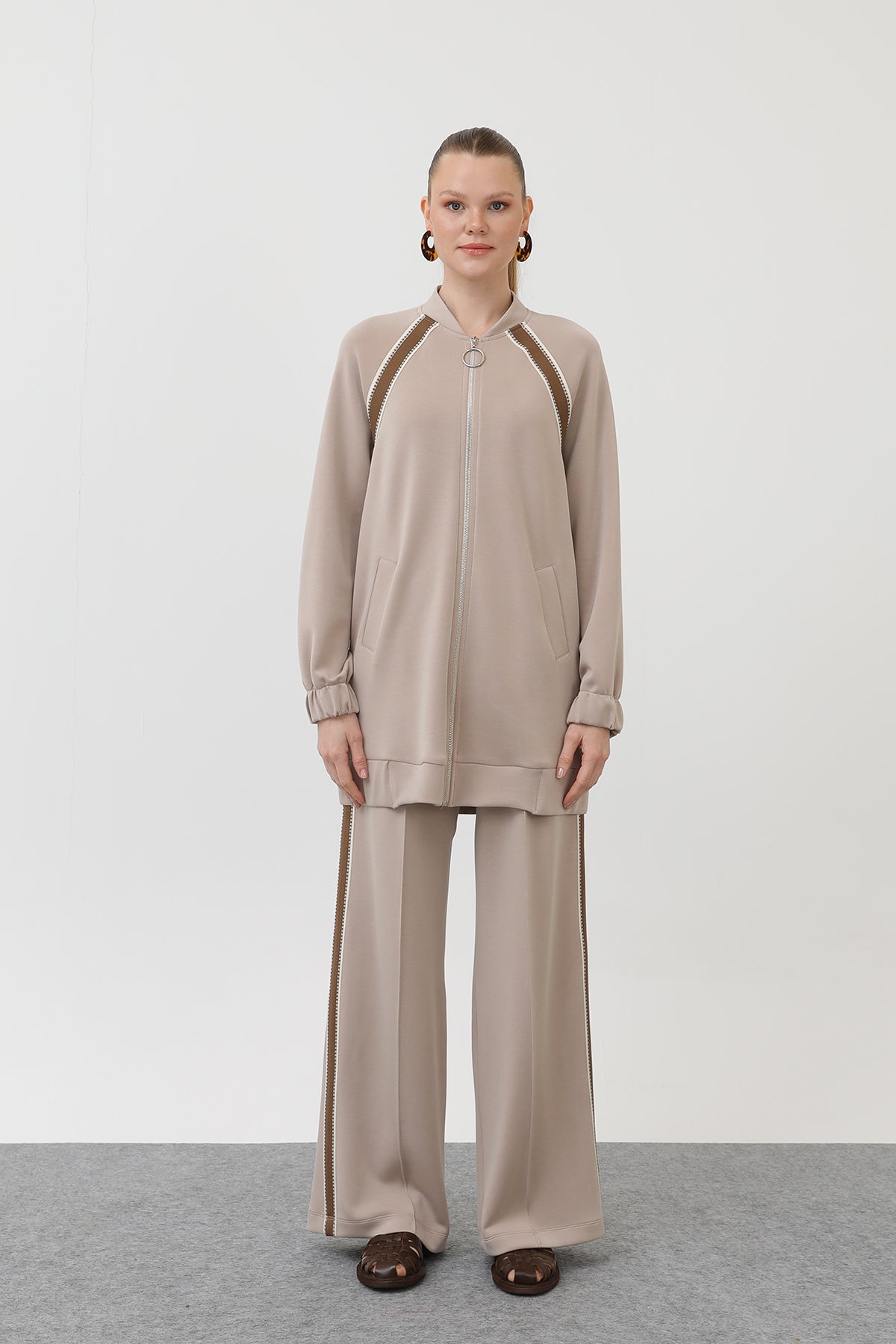 Kadın Fermuarlı Omuzu Hazır Şerit Detaylı Pantolonlu Takım - 14290TKS