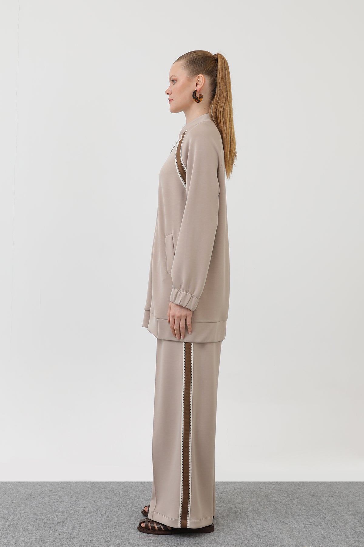 Kadın Fermuarlı Omuzu Hazır Şerit Detaylı Pantolonlu Takım - 14290TKS