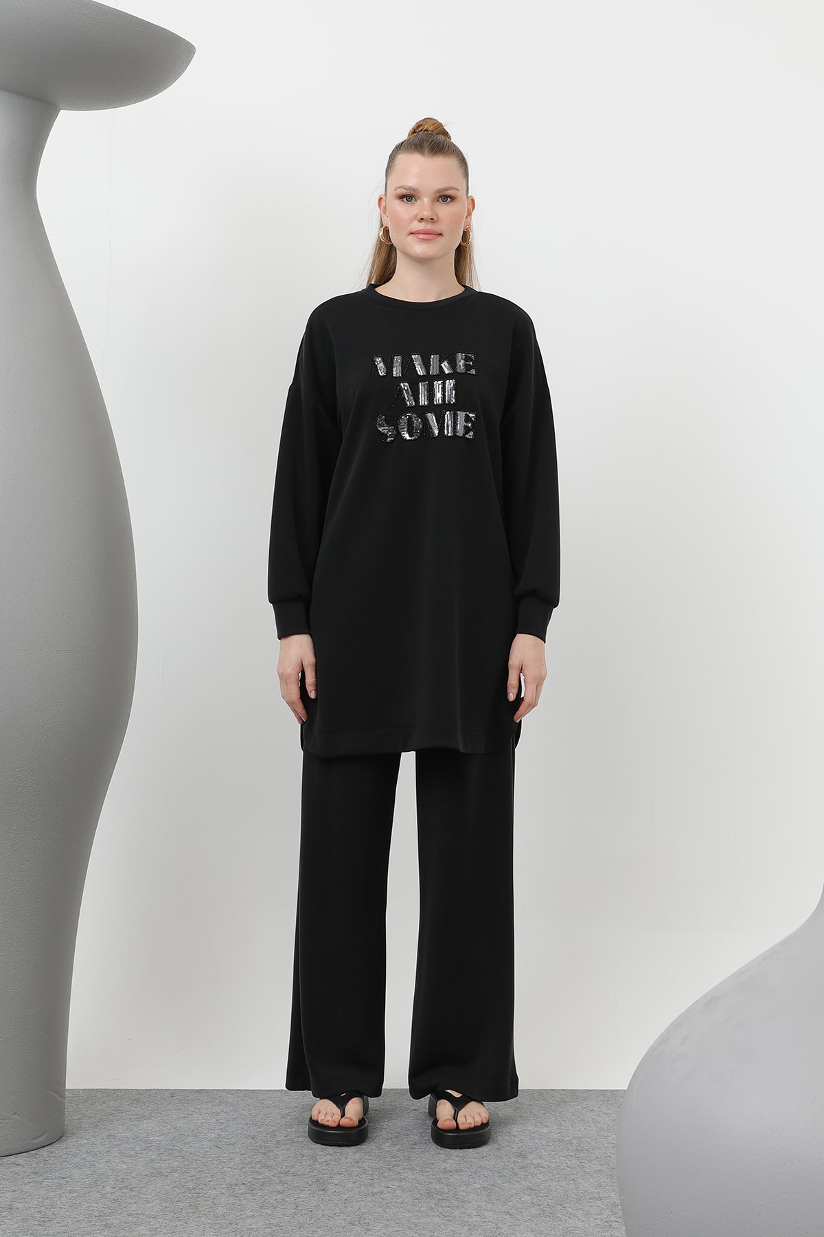 Kadın Önü Taş Ve Pul İşleme Yazılı Ve Pantolonlu Takım - 14300TKS