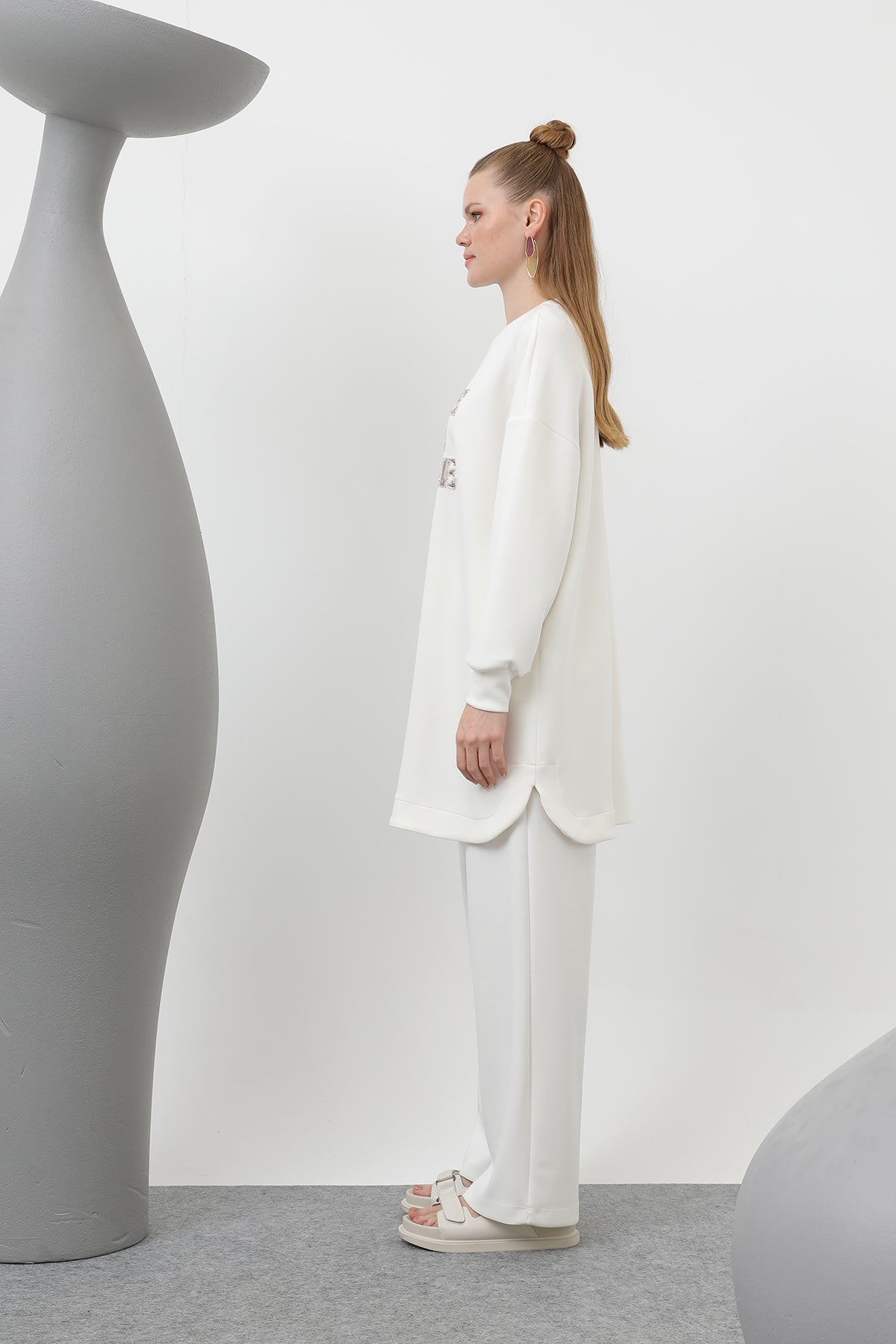 Kadın Önü Taş Ve Pul İşleme Yazılı Ve Pantolonlu Takım - 14300TKS